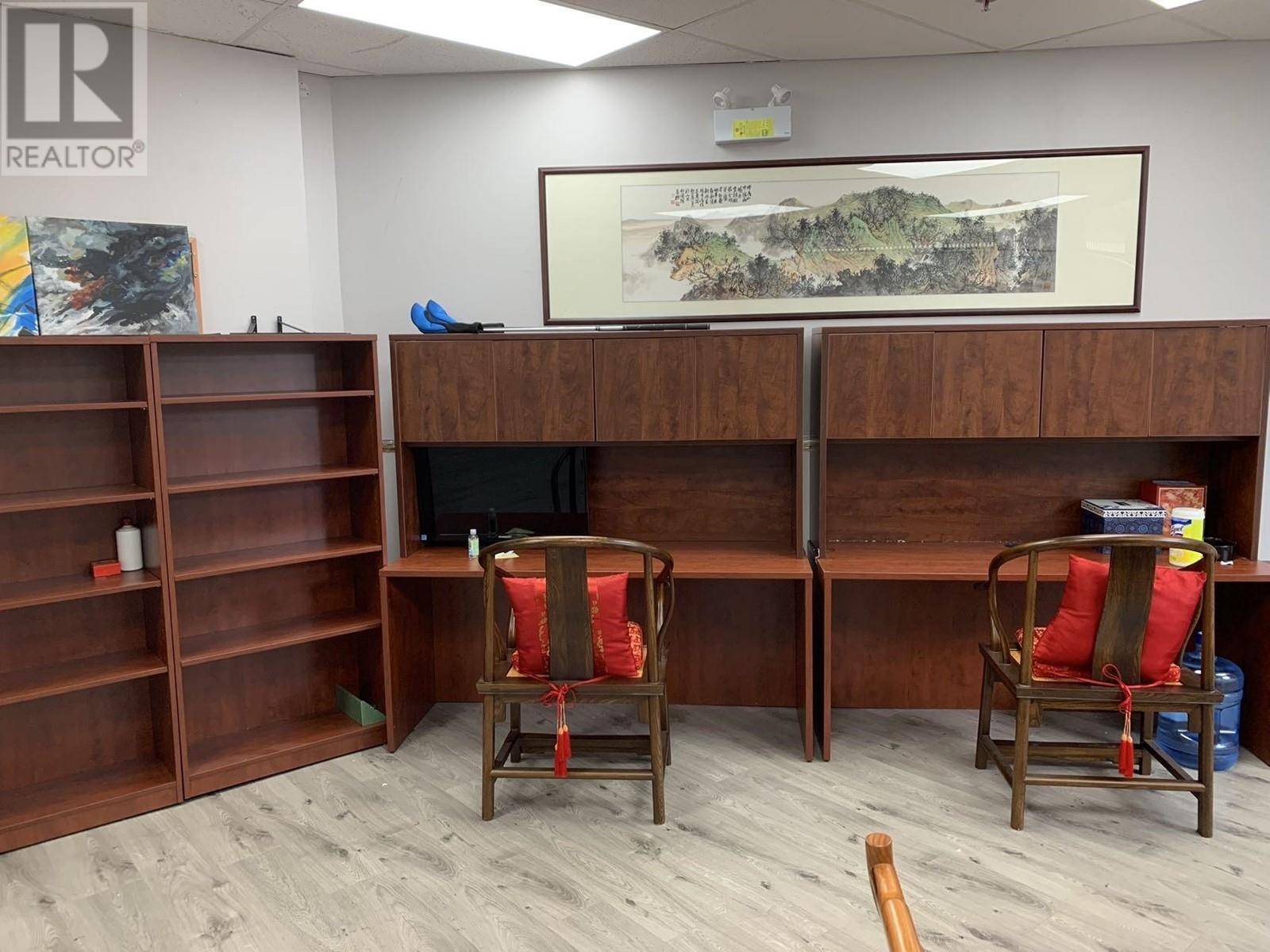 Richmond, BC V6X1B9,8240 LANSDOWNE RD #115