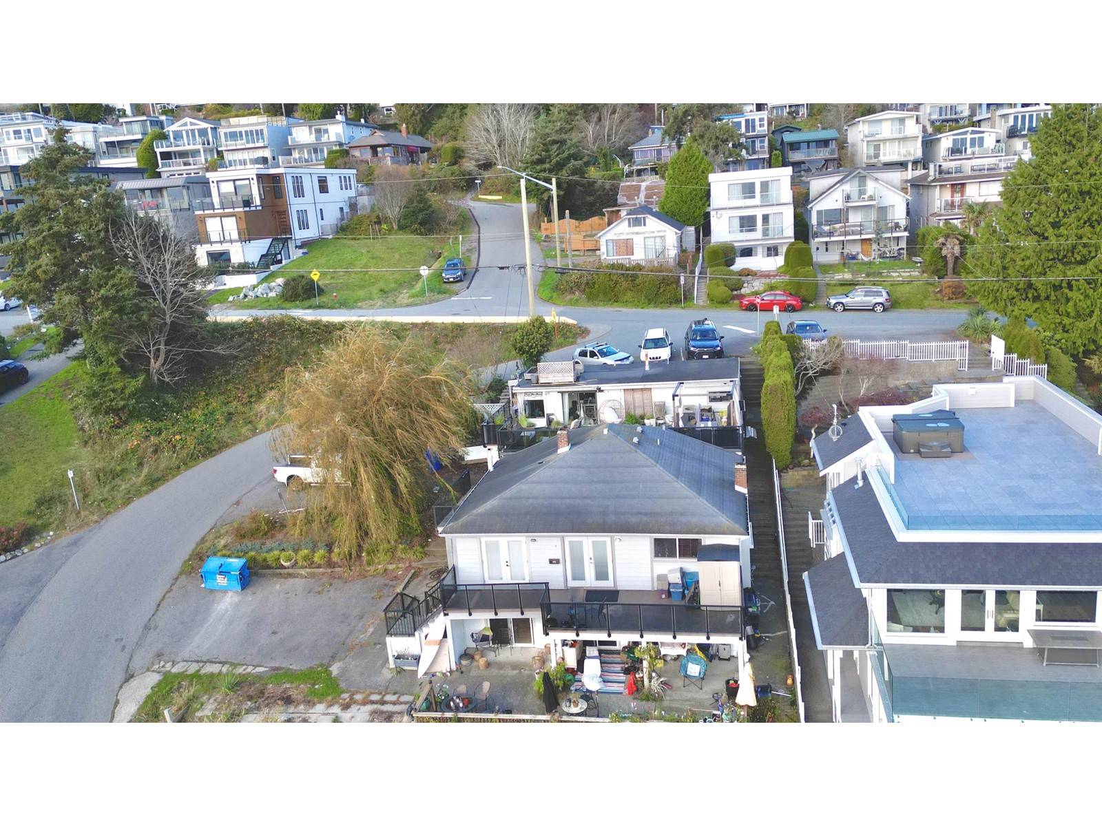 White Rock, BC V4B1H5,15474 VICTORIA AVENUE