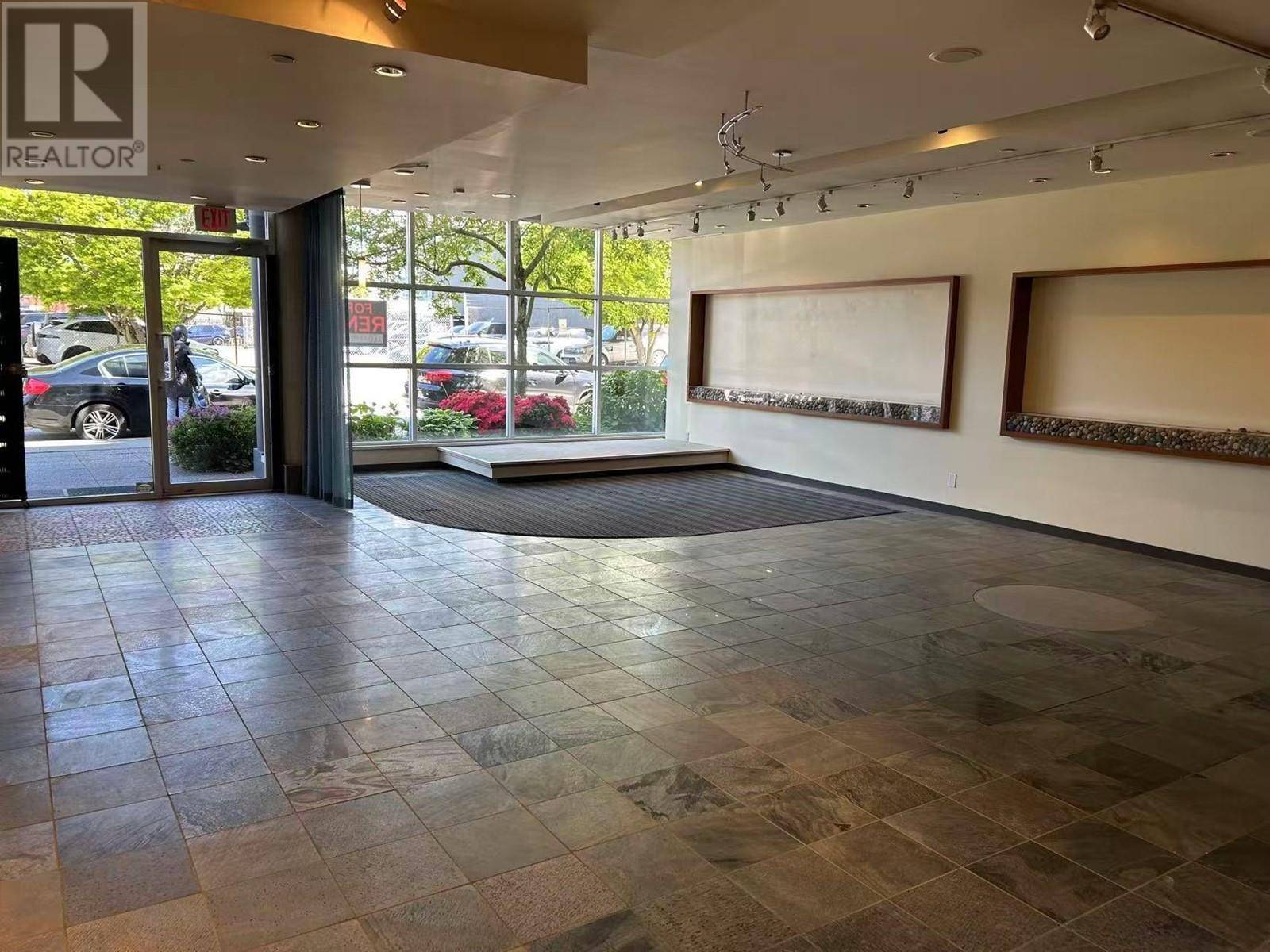 Vancouver, BC V6J1H6,1738 W 2ND AVENUE