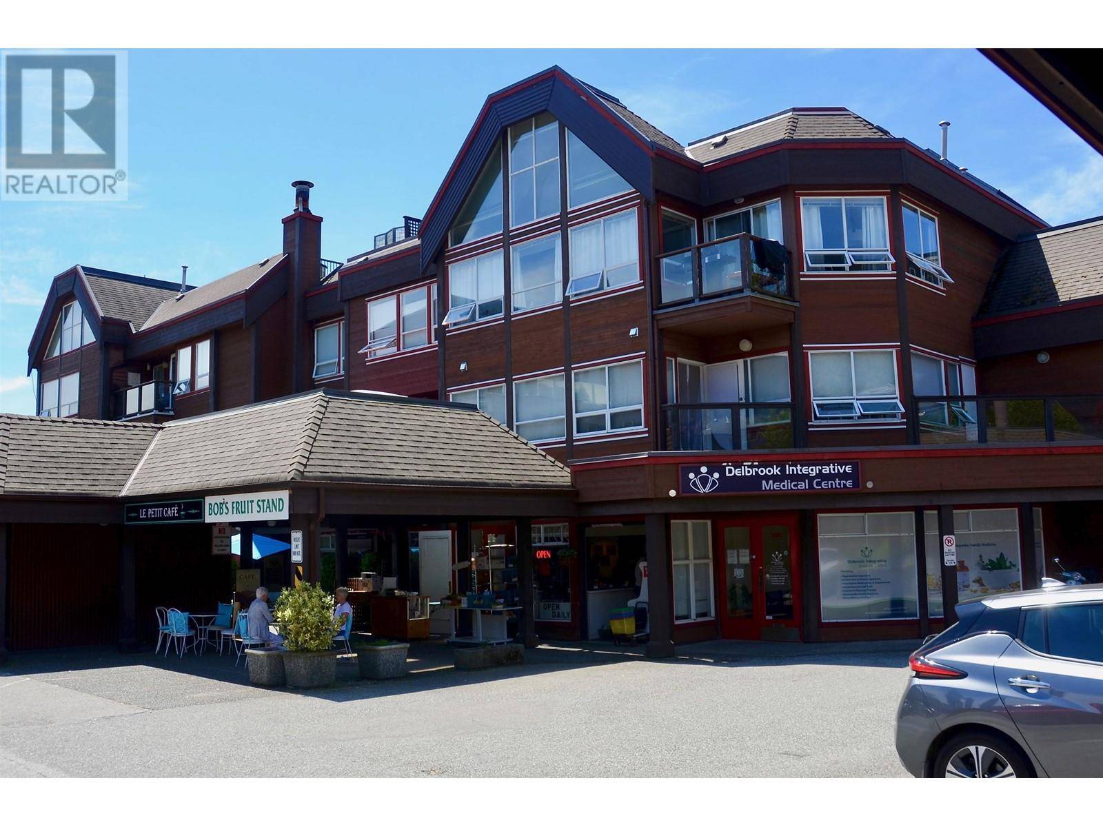 North Vancouver, BC V7W2E5,3743 DELBROOK AVENUE