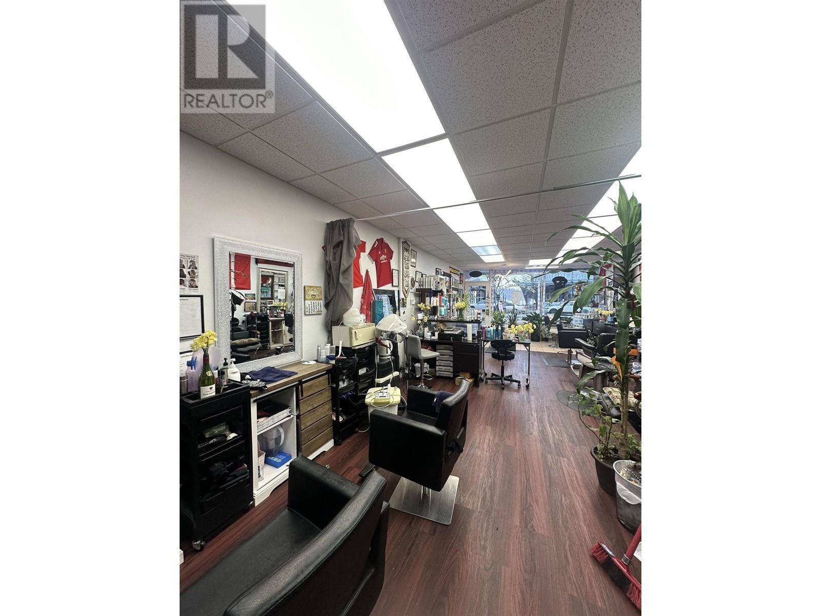 West Vancouver, BC V7T1B6,1345 MARINE DRIVE