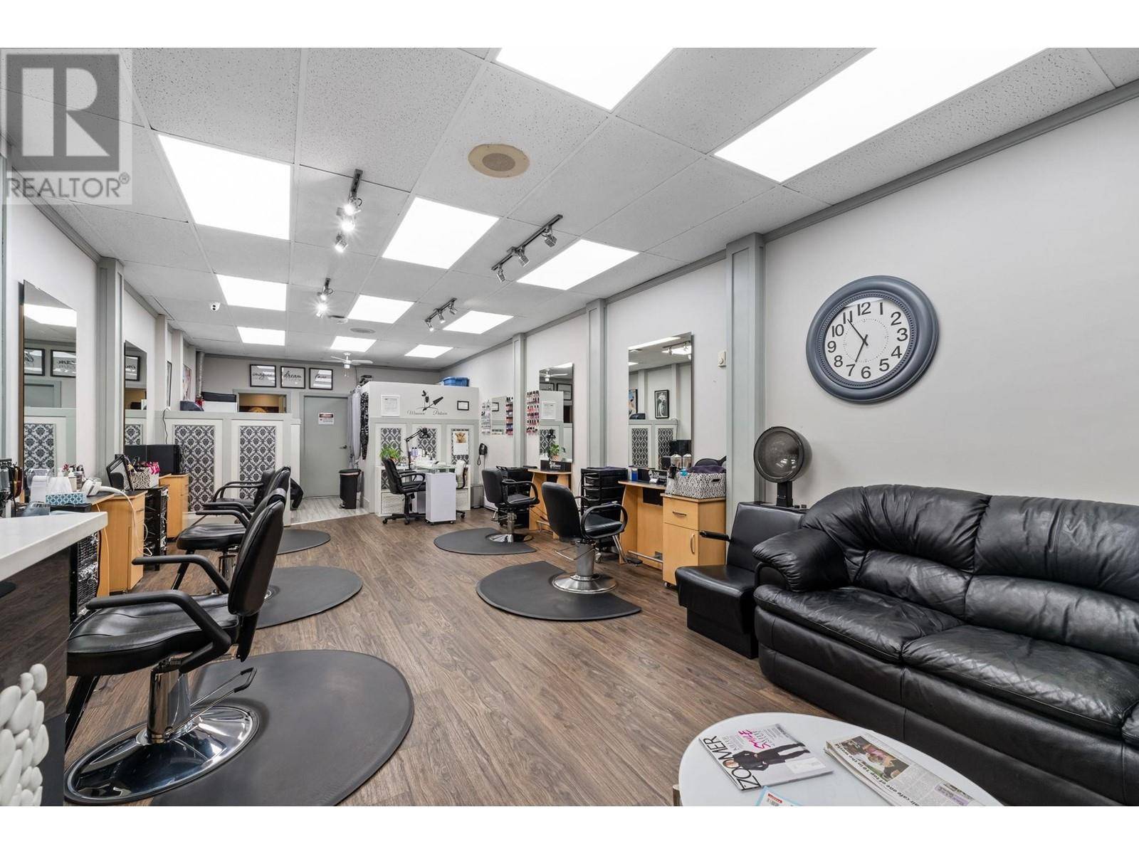 Maple Ridge, BC V2X2V6,22752 LOUGHEED HIGHWAY