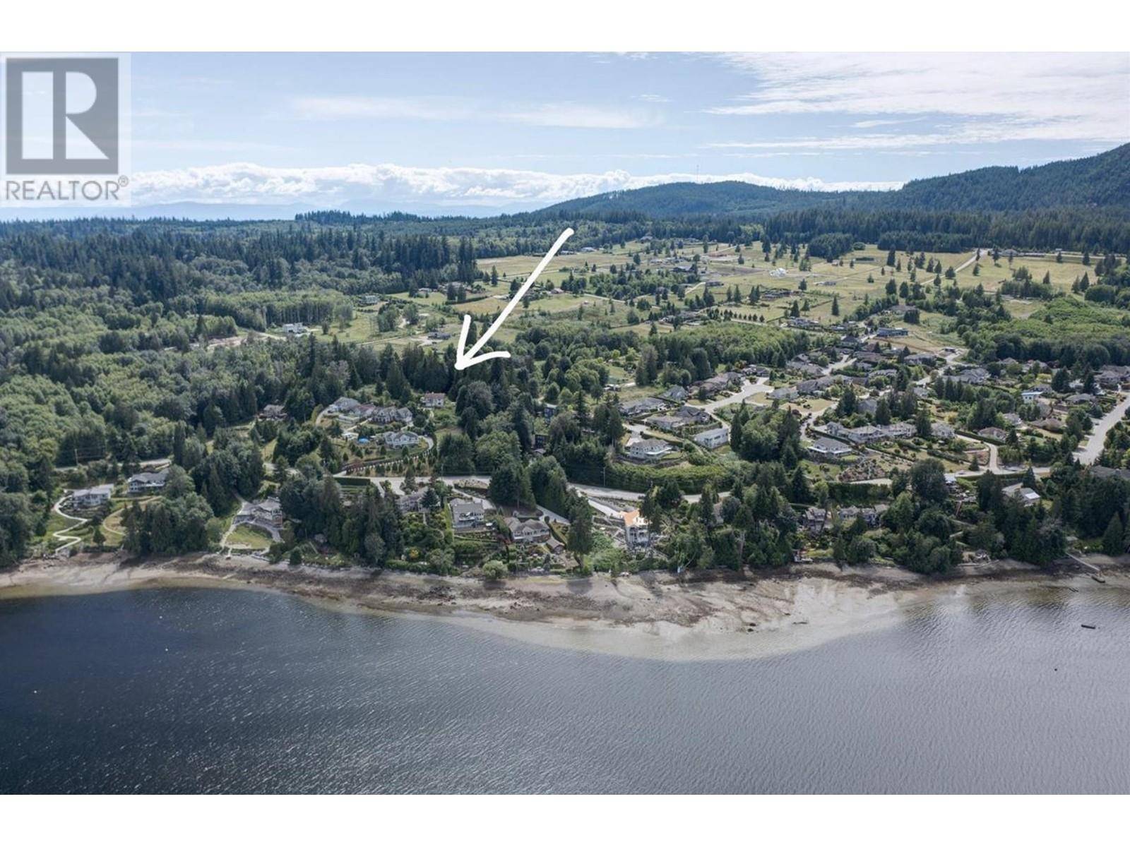 Sechelt, BC V7Z0P7,6377 N GALE AVENUE