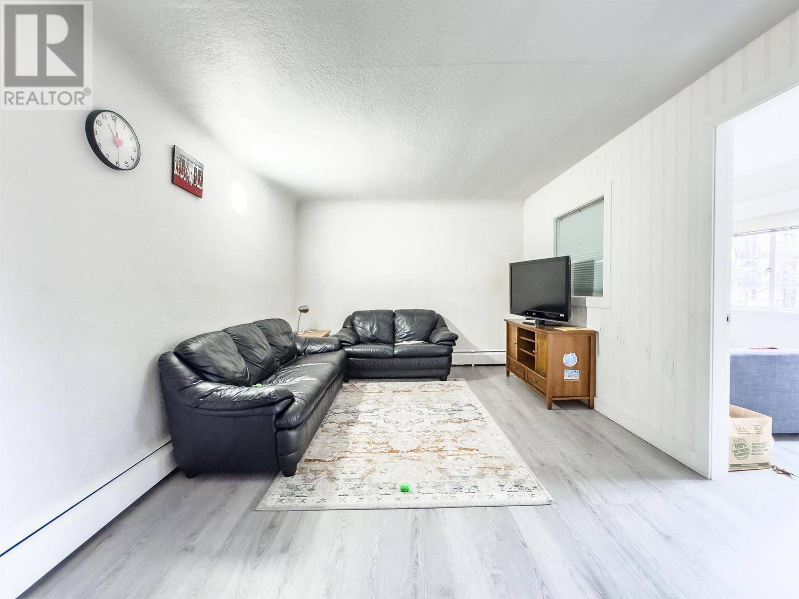 Vancouver, BC V6P4W6,8692 FRENCH STREET