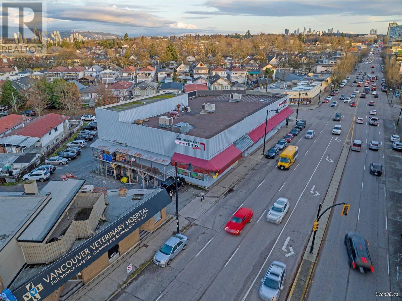 Vancouver, BC V5N3X2,1595 KINGSWAY STREET