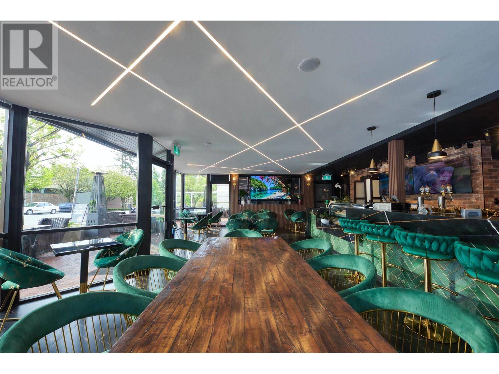 West Vancouver, BC V7V3S6,281 17TH STREET
