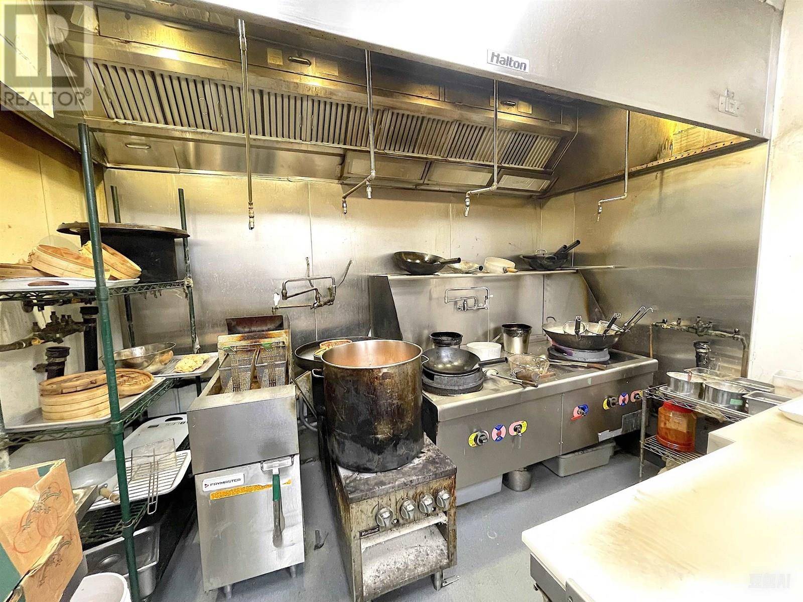 Burnaby, BC V5C3Z6,4567 LOUGHEED HWY #F14