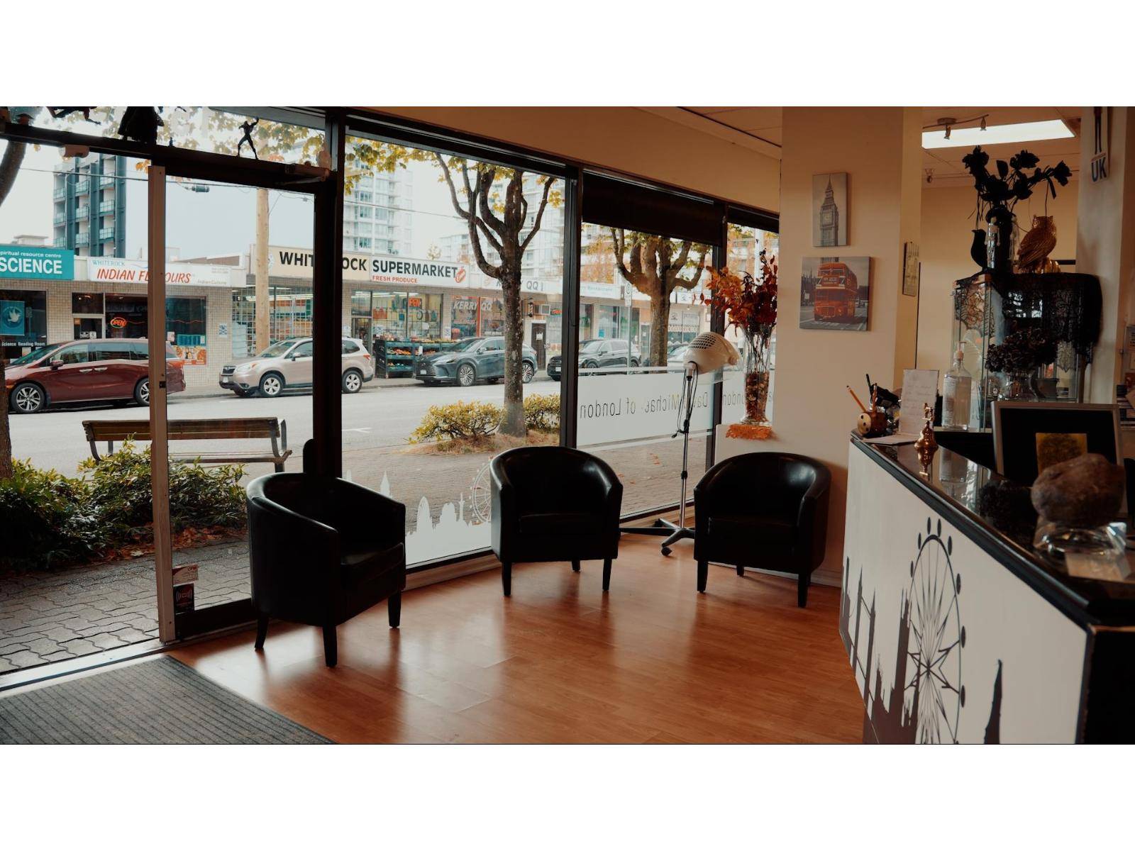 White Rock, BC V4B5C3,15239 RUSSELL AVENUE