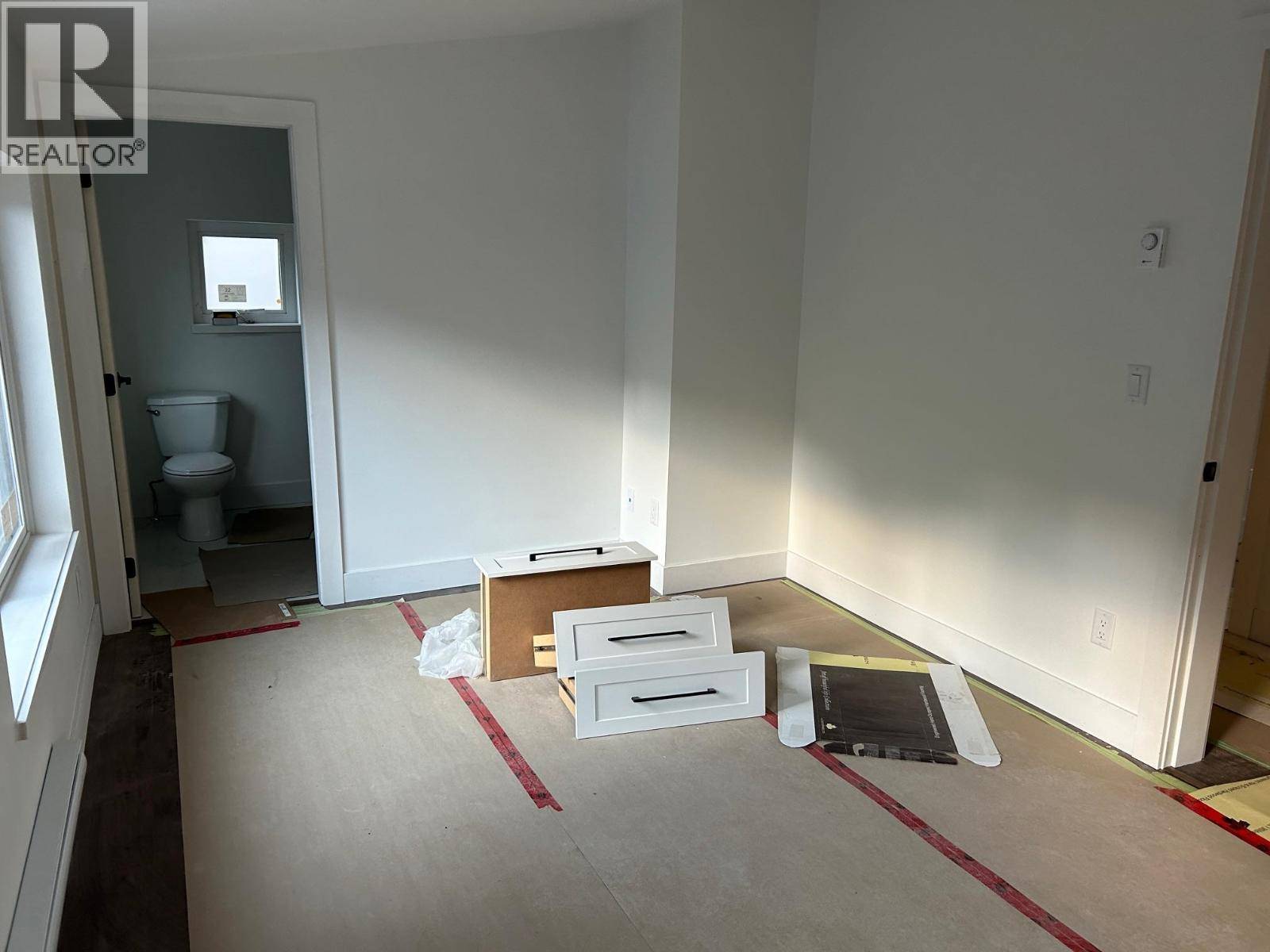 North Vancouver, BC V7G1V4,2211 PANORAMA DRIVE