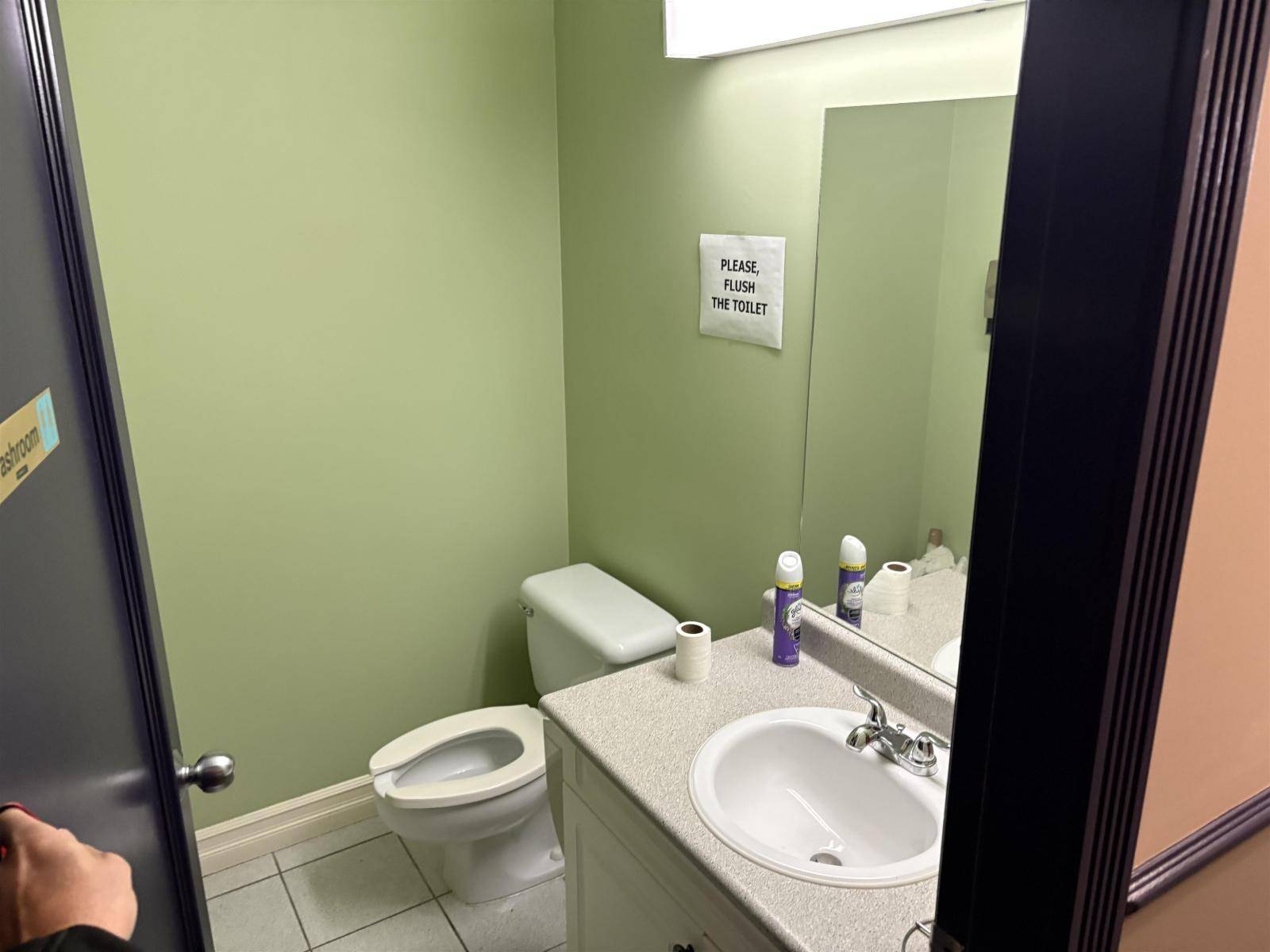 Surrey, BC V3T1X4,14045 104 #201