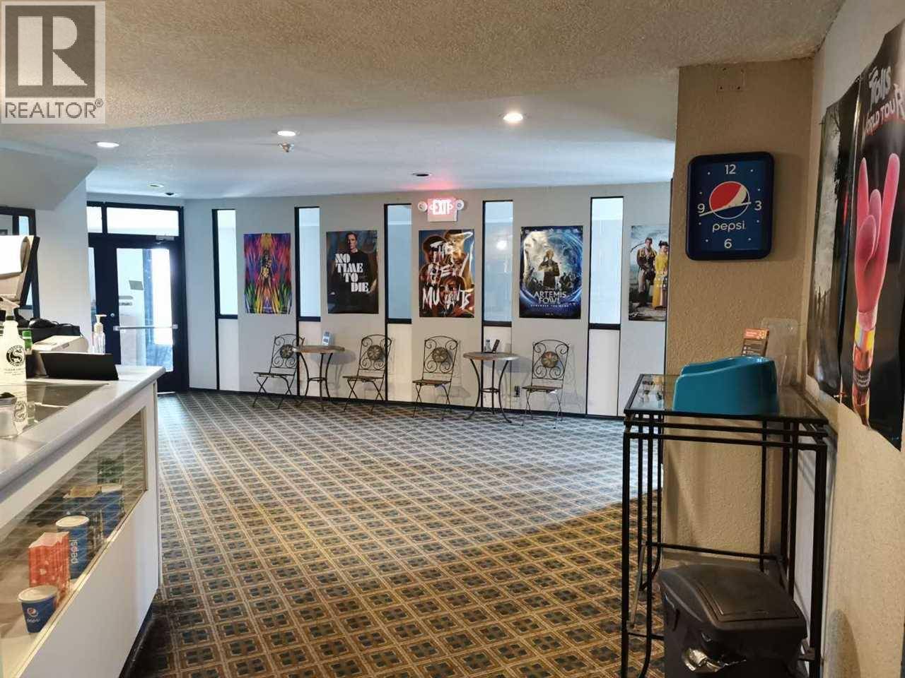 Gibsons, BC V0N1V7,909 GIBSONS WAY