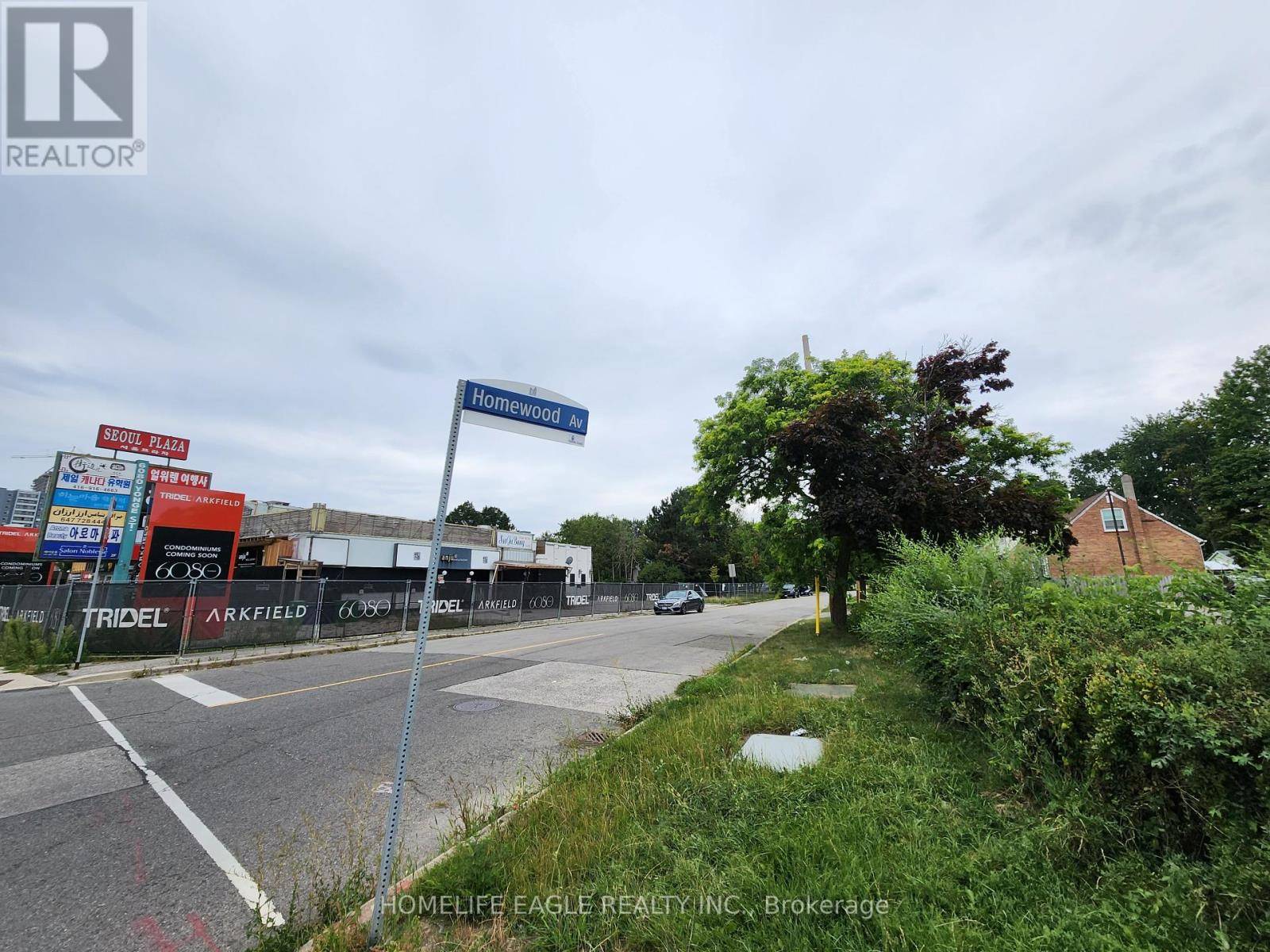 Toronto (newtonbrook West), ON M2M1J9,22 HOMEWOOD AVENUE