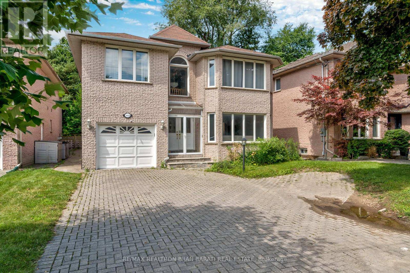 Toronto (willowdale East), ON M2N5L1,3022 BAYVIEW AVENUE