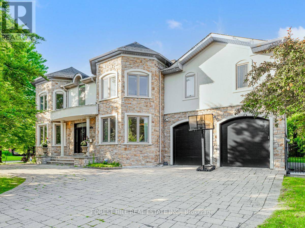 Toronto (banbury-don Mills), ON M3B2H4,73 LARKFIELD DRIVE