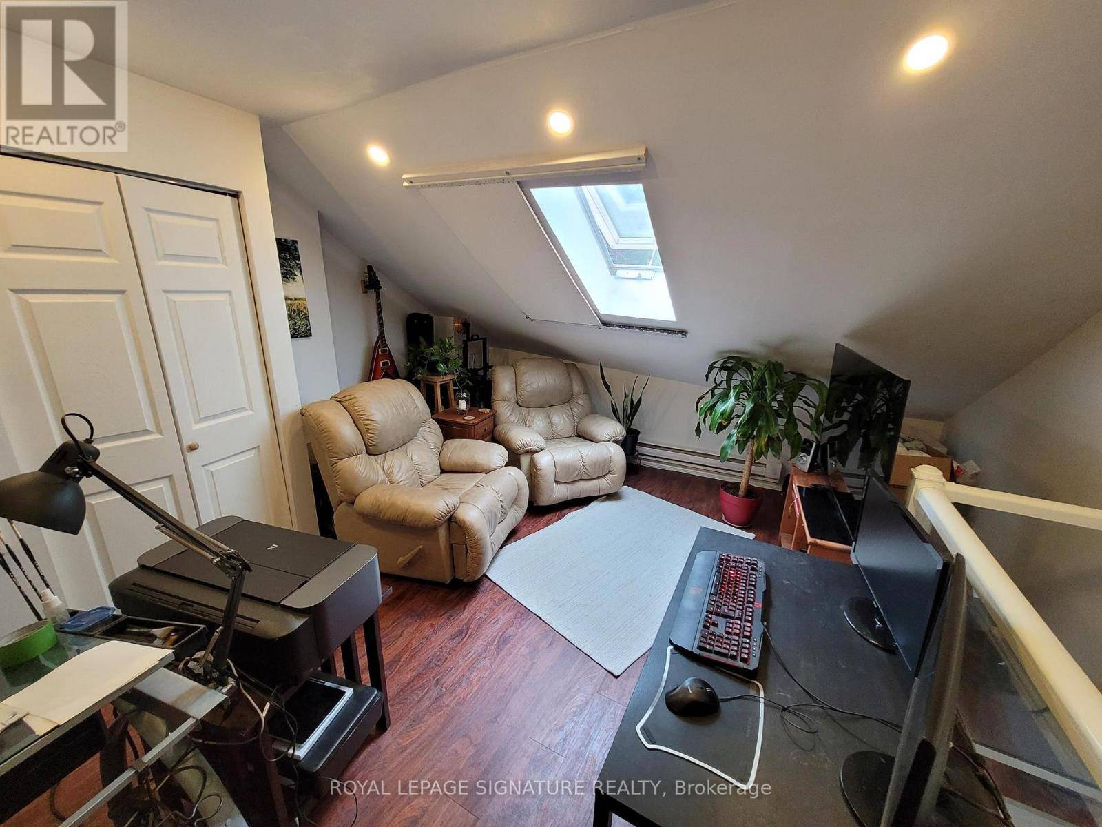 Toronto (waterfront Communities), ON M5V2N5,132 Portland ST #Upper