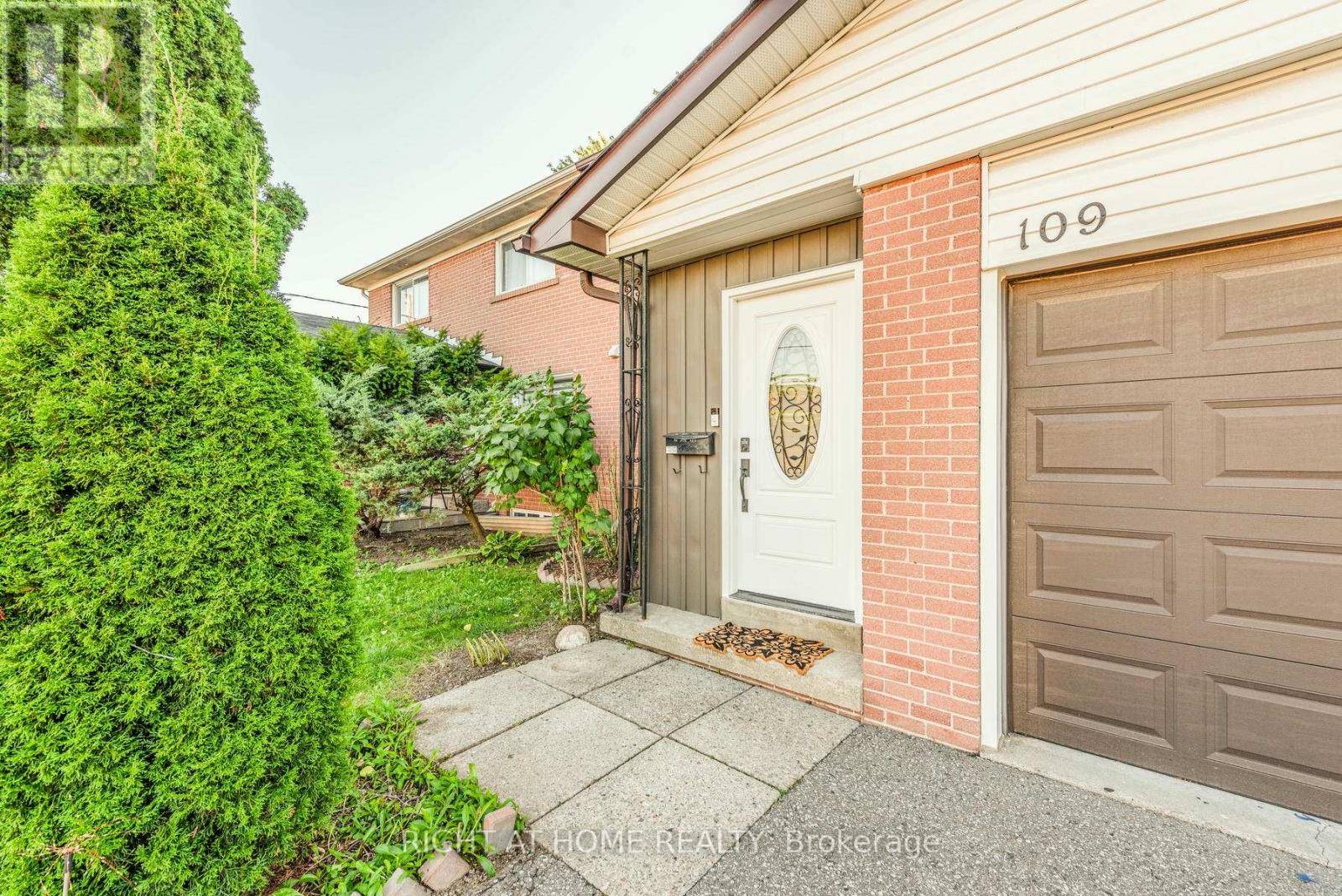 Toronto (newtonbrook West), ON M2M1P1,109 FONTAINBLEAU DRIVE