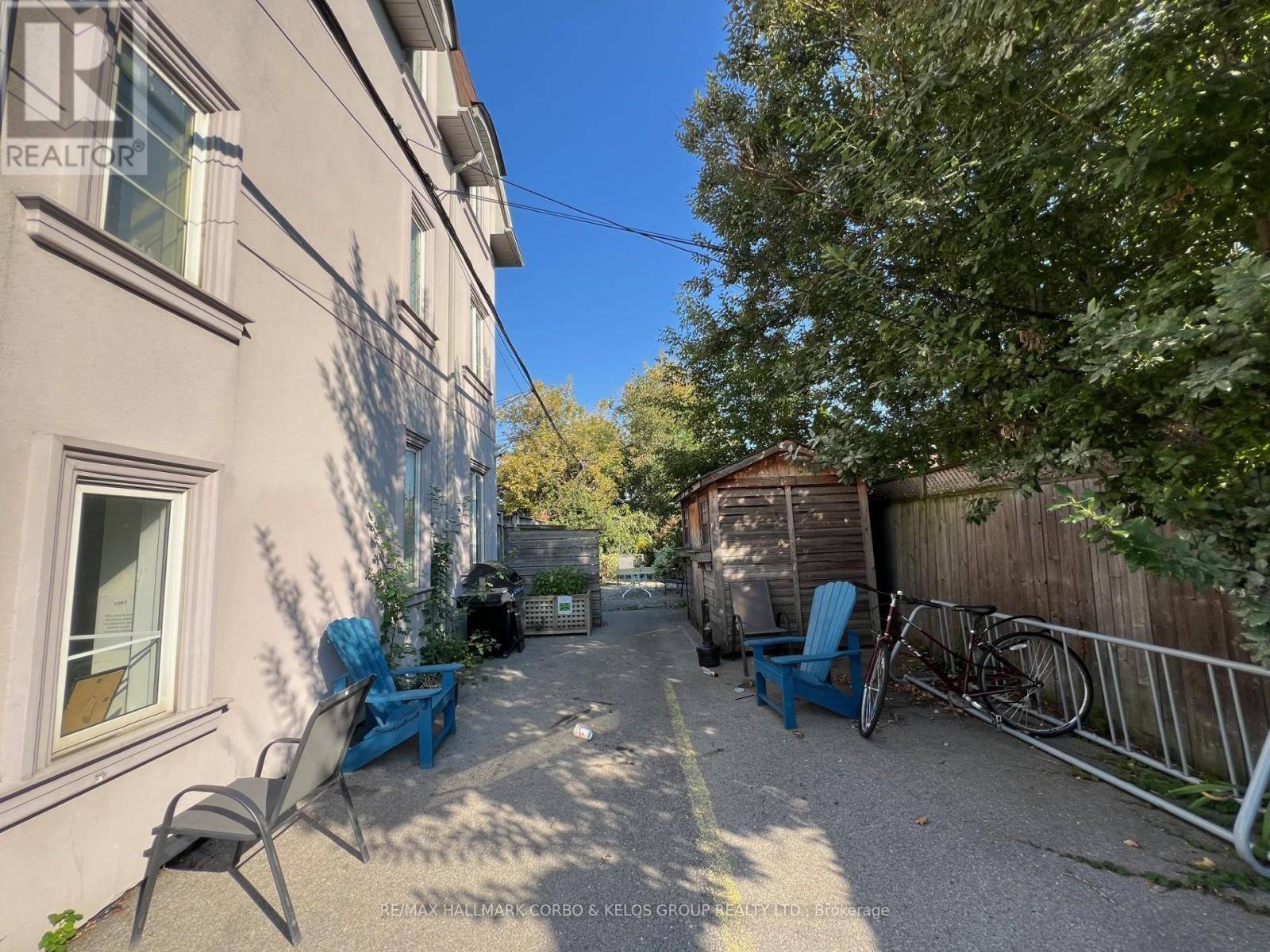 Toronto (oakwood Village), ON M6E3N9,1723 DUFFERIN STREET