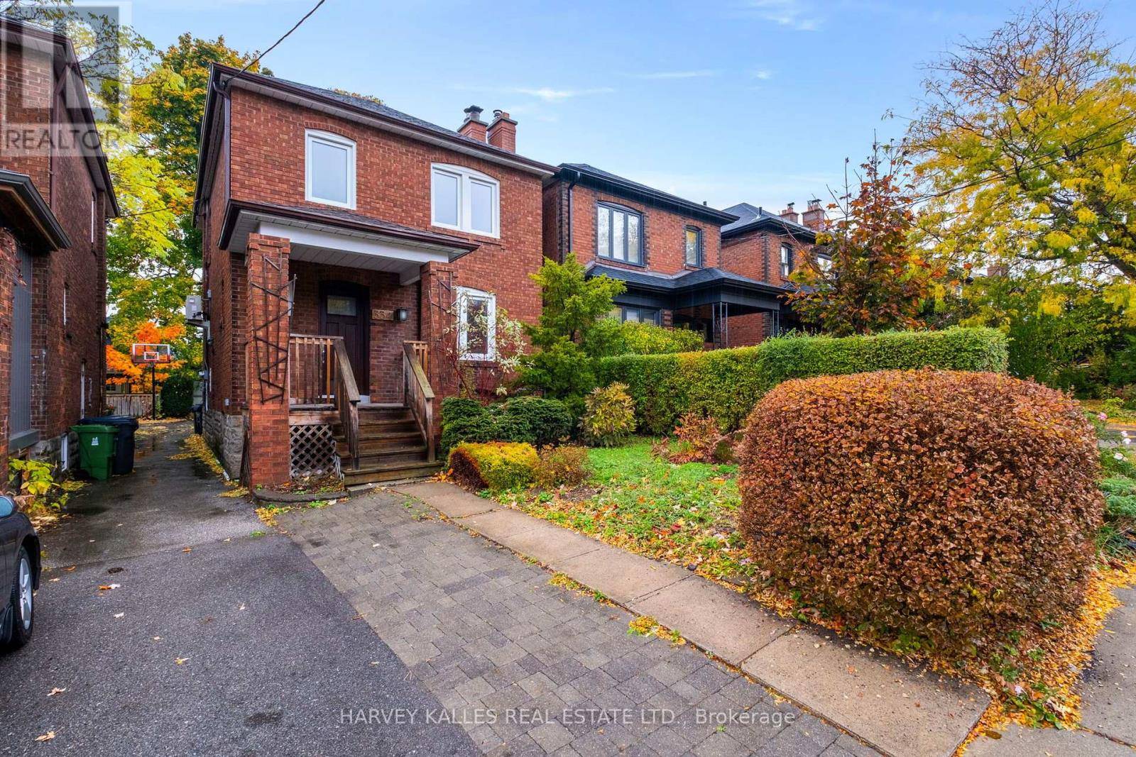 Toronto (humewood-cedarvale), ON M6C2Z9,334 ARLINGTON AVENUE