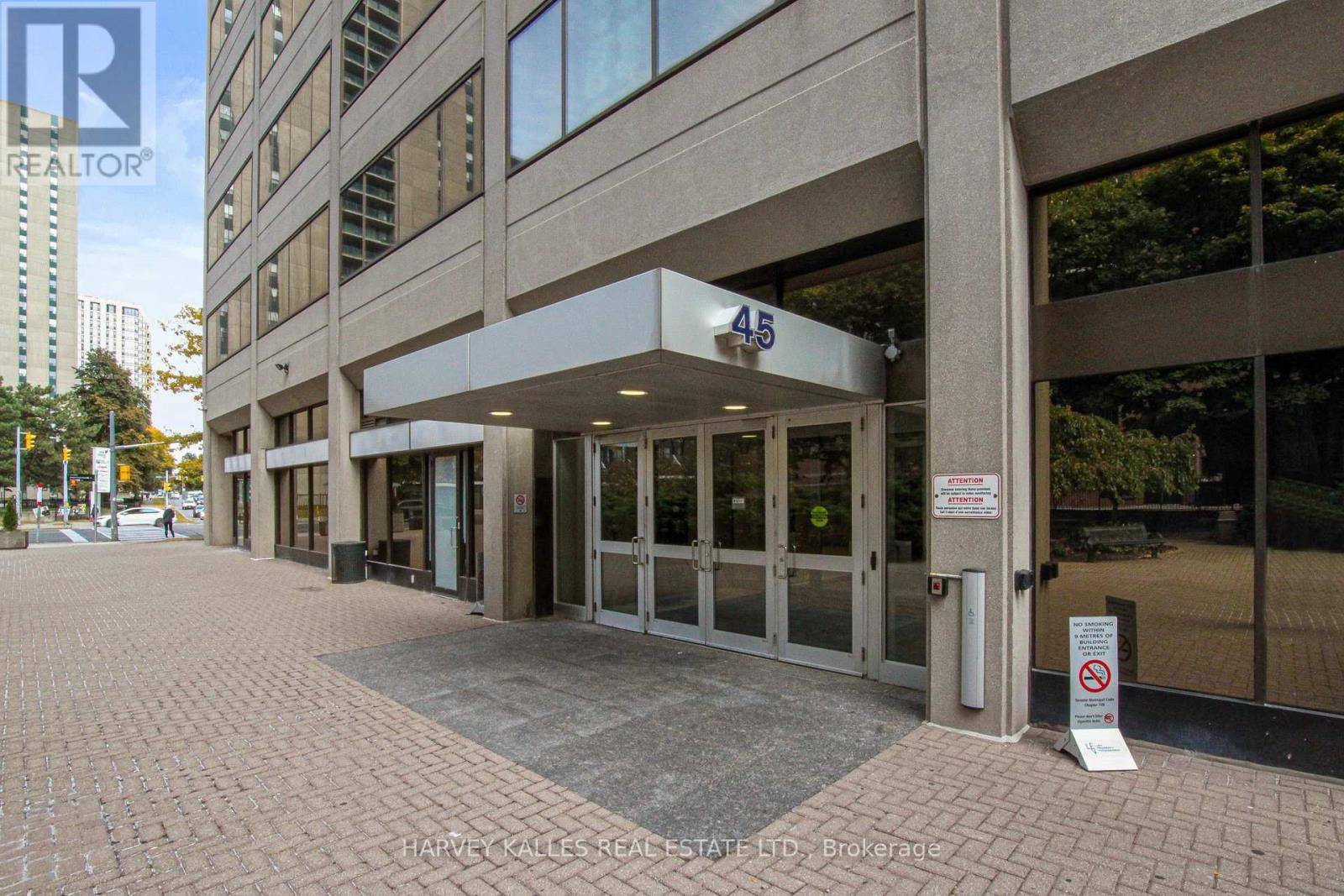 Toronto (willowdale East), ON M2N0H2,45 Sheppard AVE East #302