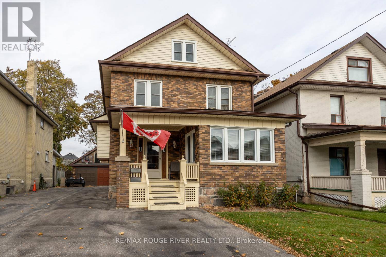 Oshawa (central), ON L1H1K3,230 ATHOL STREET E