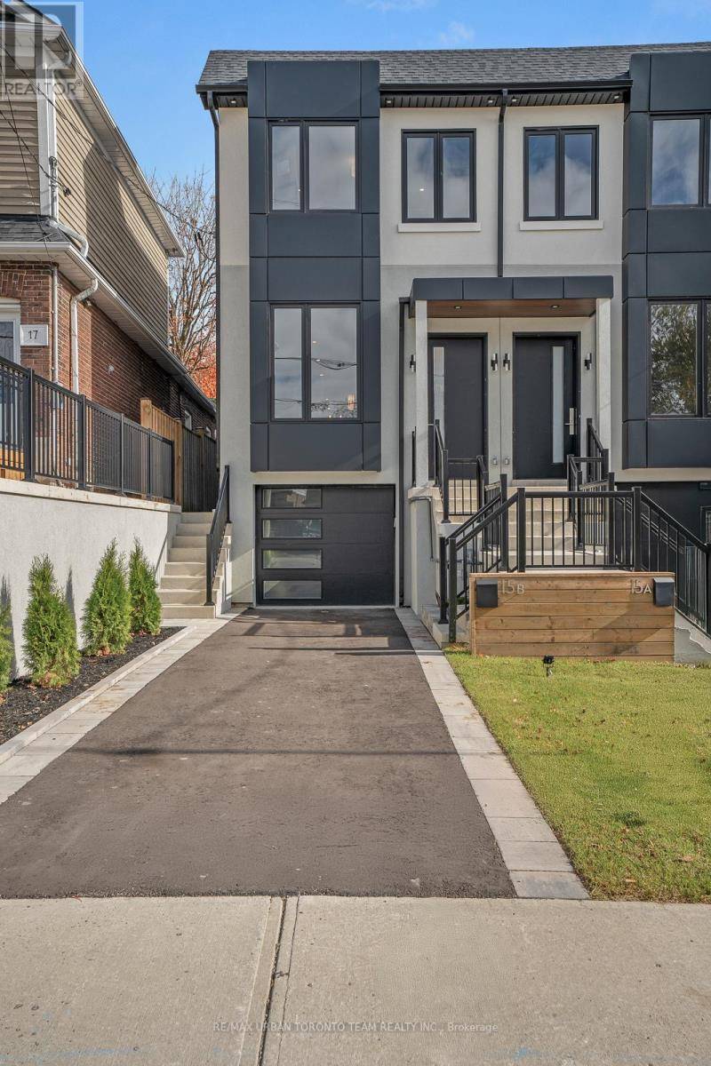 Toronto (birchcliffe-cliffside), ON M1L4G1,15B MEDFORD AVENUE