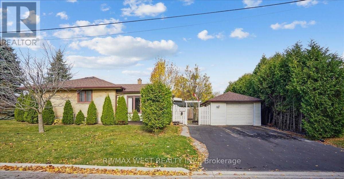 Oshawa (northglen), ON L1J5E9,705 GLENFOREST STREET