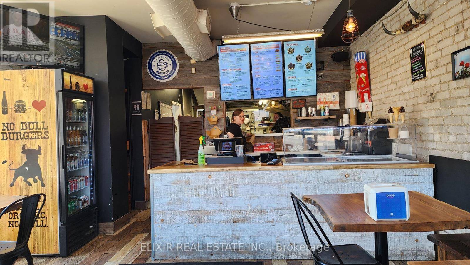 Toronto (the Beaches), ON M4E1T3,1019 KINGSTON ROAD