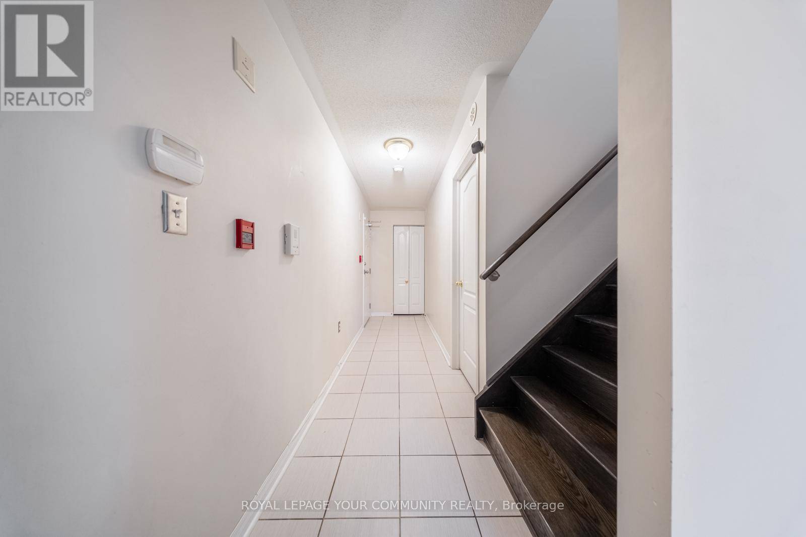 Toronto (clairlea-birchmount), ON M1L0E8,651F Warden AVE #48