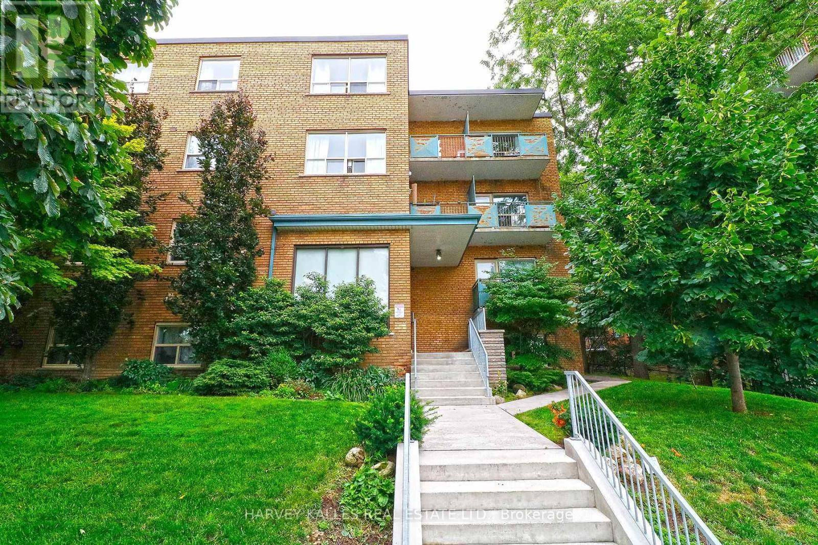 Toronto (wexford-maryvale), ON M1R1S1,1751 Victoria Park AVE #304