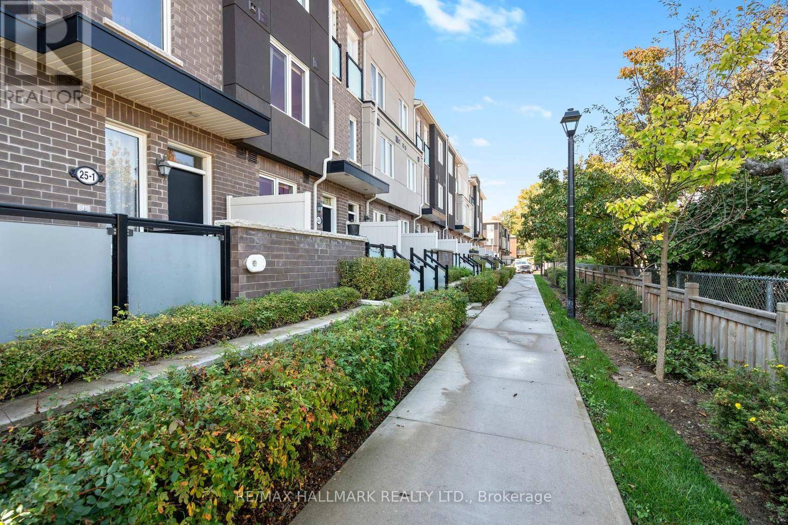 Toronto (west Hill), ON M1H0B8,25 Heron Park PL #4