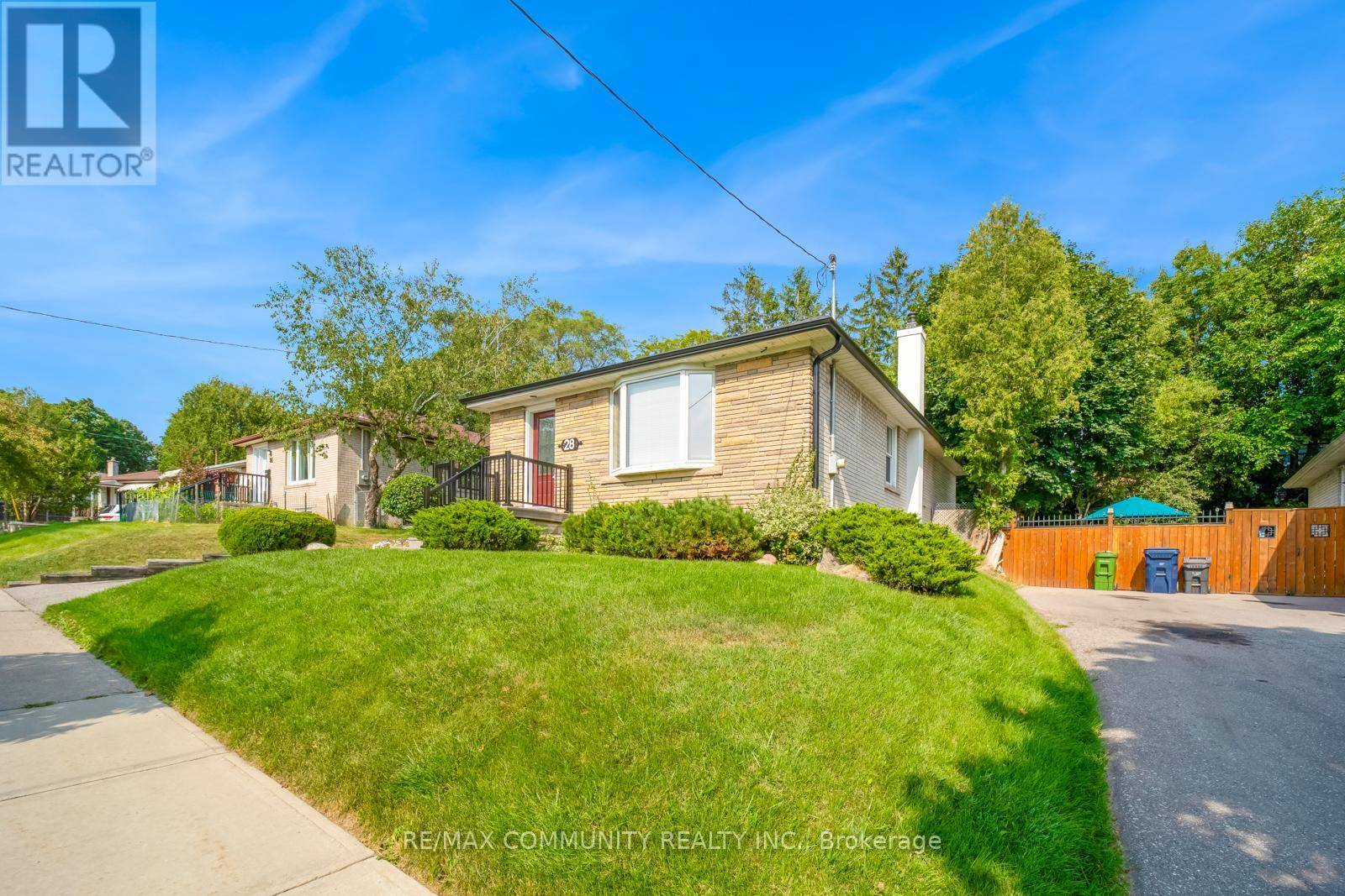 Toronto (woburn), ON M1H1P3,28 Benhur CRES #Lower