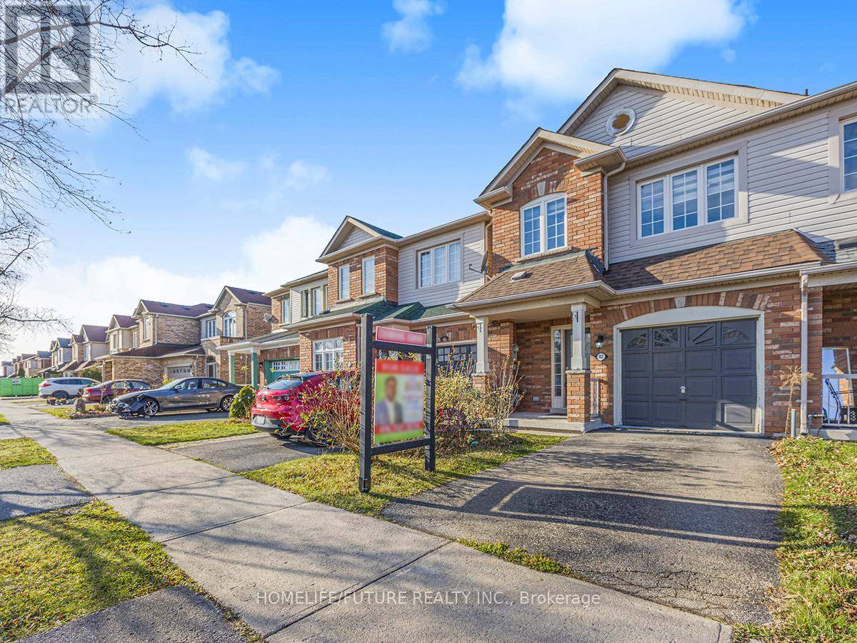 Toronto (rouge), ON M1X1T6,82 GRISTONE CRESCENT