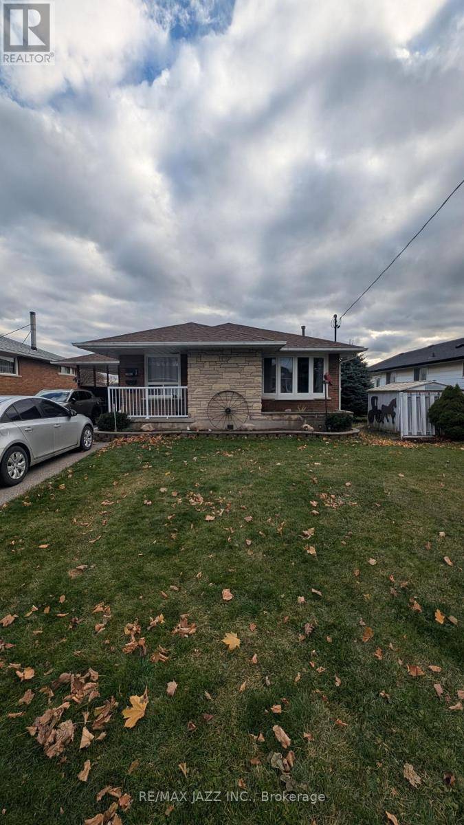 Clarington (bowmanville), ON L1C1C1,78 Parkway CRES #Upper