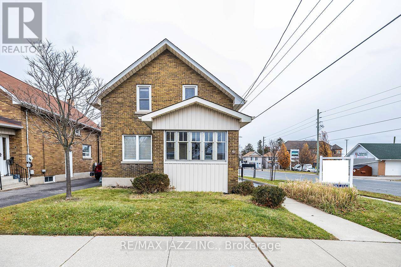 Oshawa (mclaughlin), ON L1J4G1,41 WARREN AVENUE