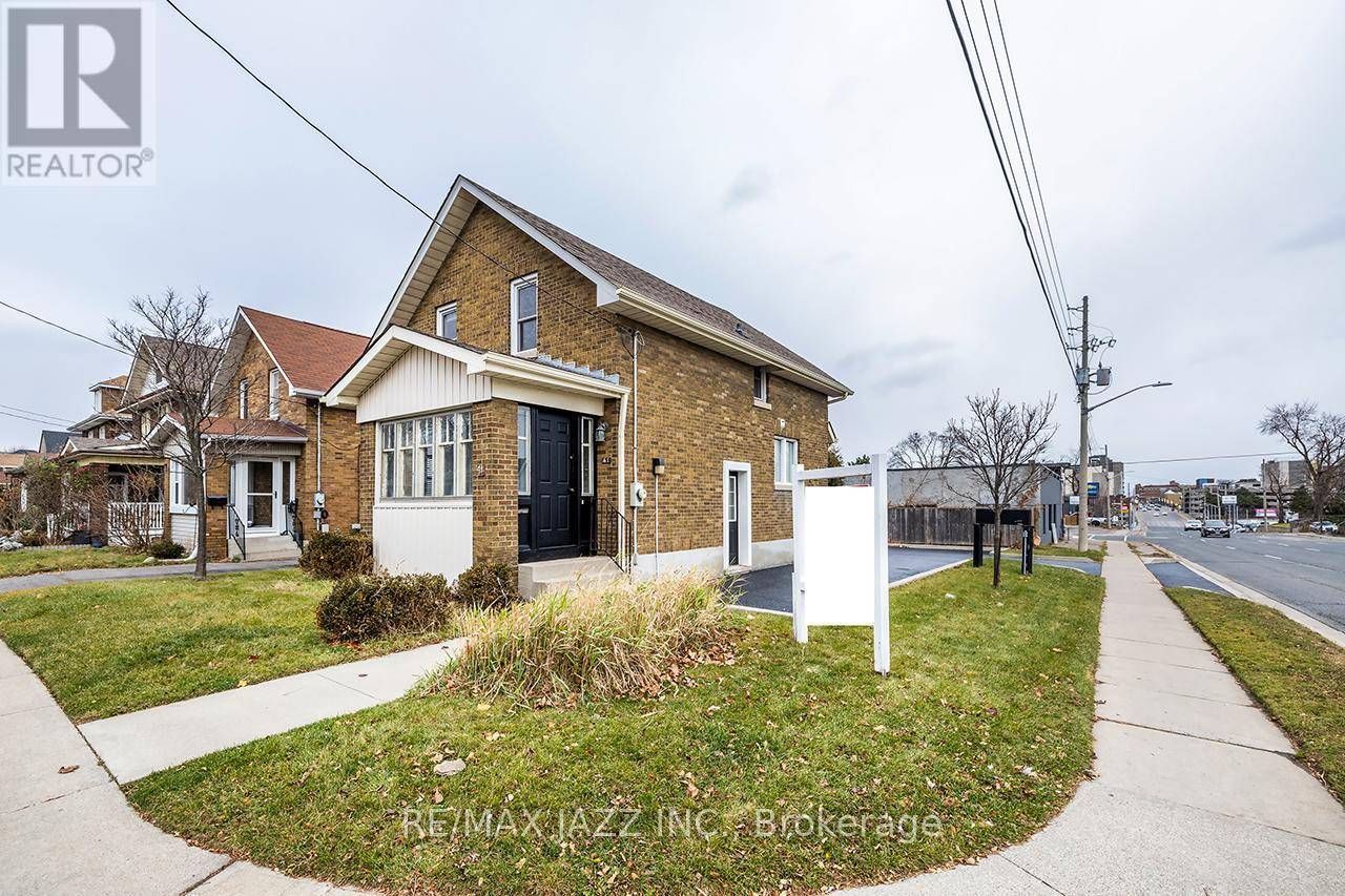 Oshawa (mclaughlin), ON L1J4G1,41 WARREN AVENUE