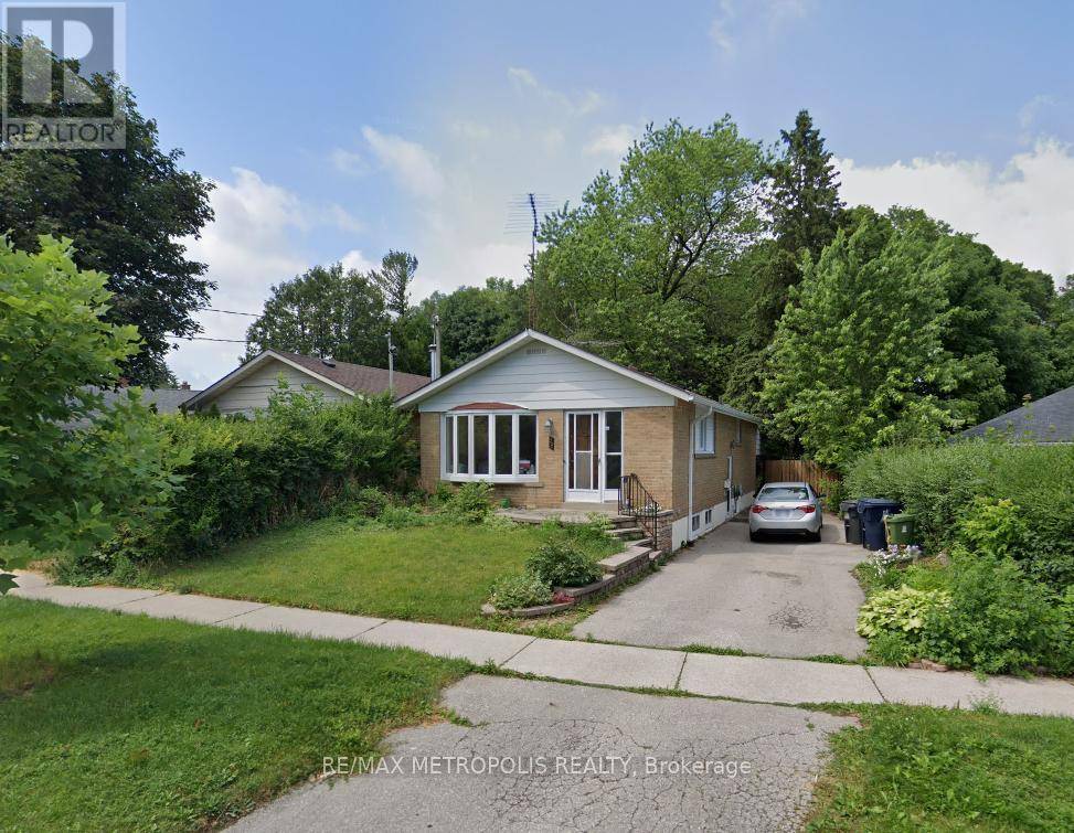 Toronto (morningside), ON M1G3J8,38 Copping RD #Main