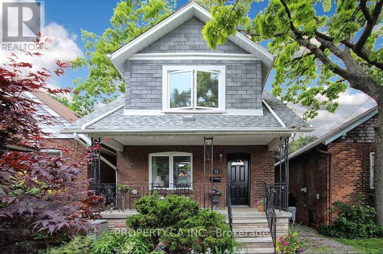 Toronto (woodbine-lumsden), ON M4C4M3,74 OAK PARK AVENUE