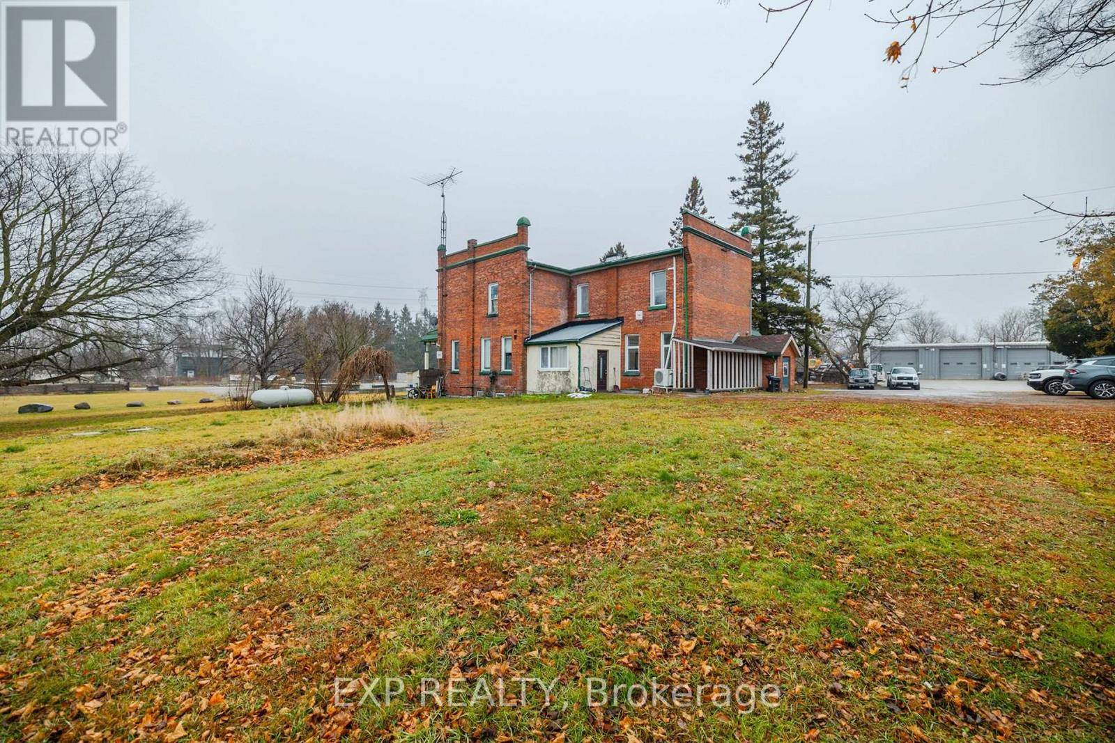 Clarington (bowmanville), ON L1C3K3,185 DUKE STREET