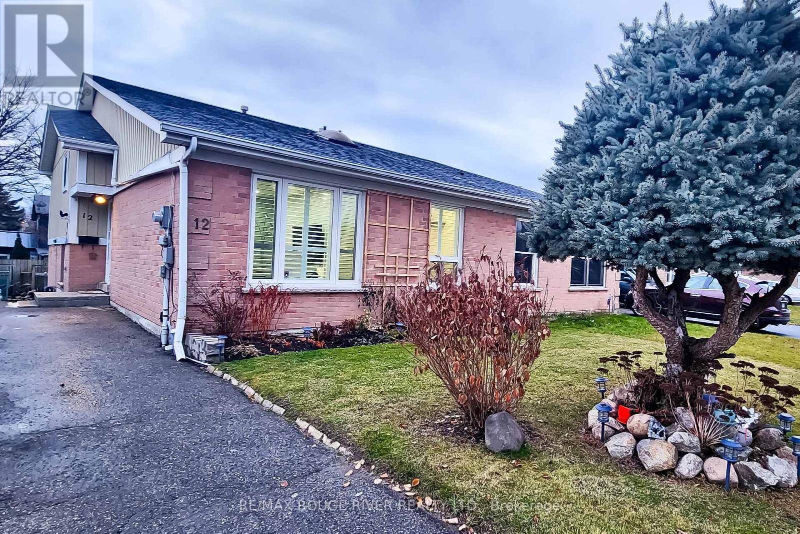 Toronto (malvern), ON M1B2T1,12 BUSHWOOD COURT