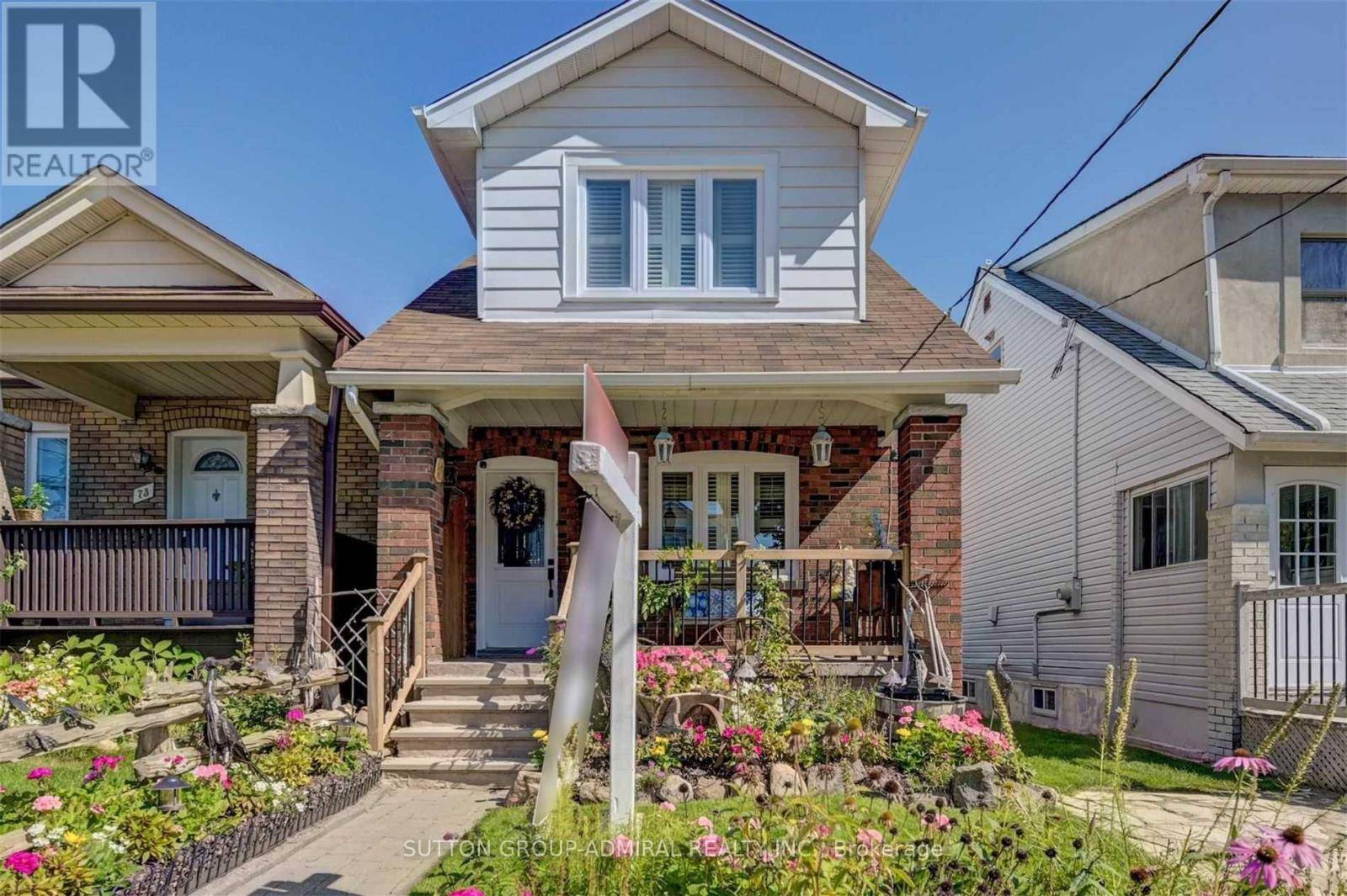 Toronto (danforth Village-east York), ON M4J3W5,69 WILEY AVENUE