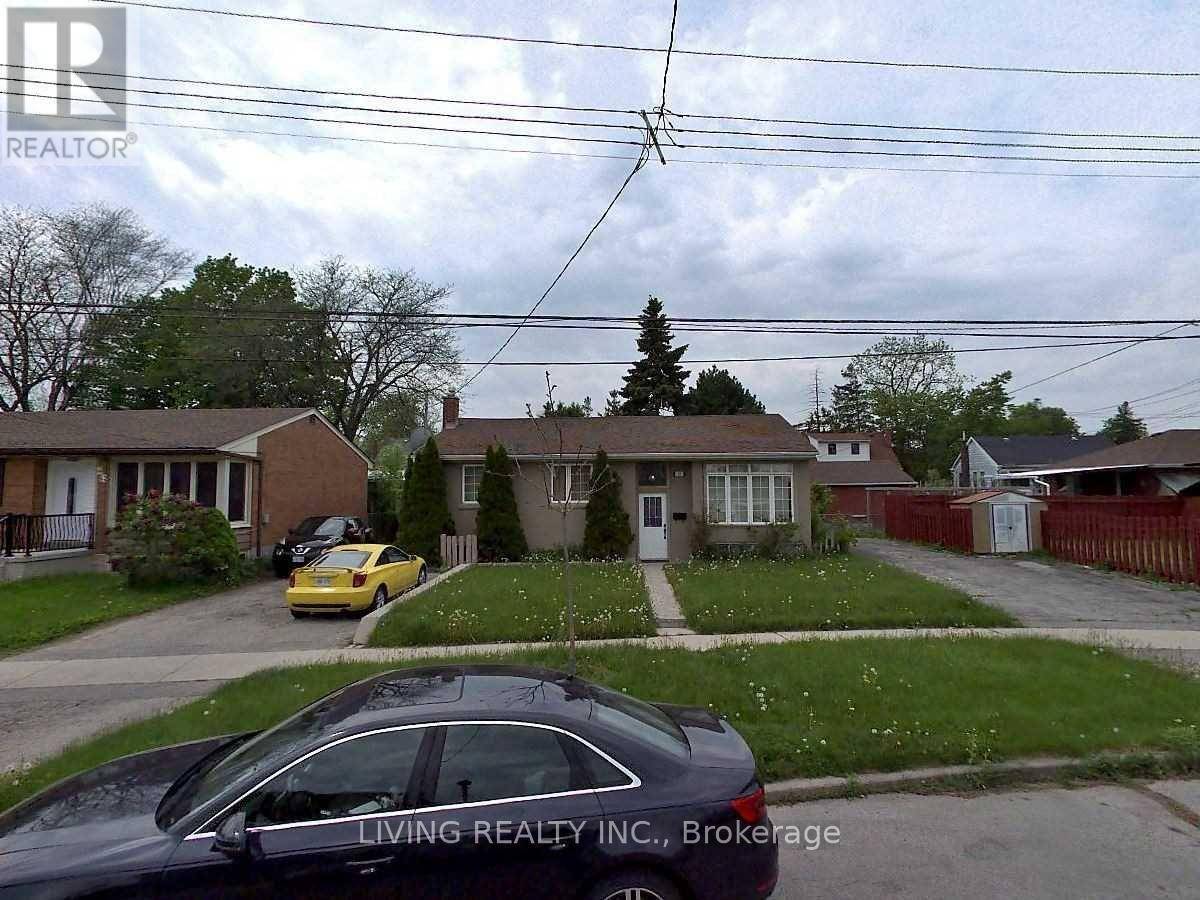 Toronto (wexford-maryvale), ON M1R3G9,30 Ivanhoe CT #Upper