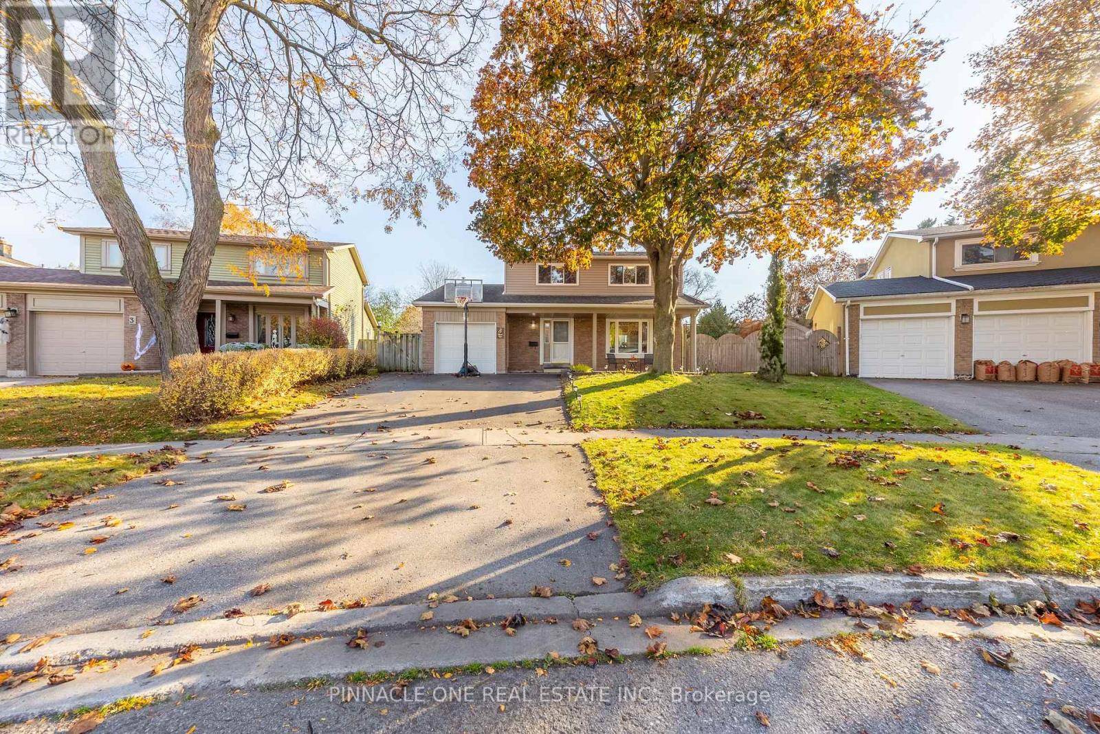 Clarington (bowmanville), ON L1C3P3,5 CHANTEL COURT