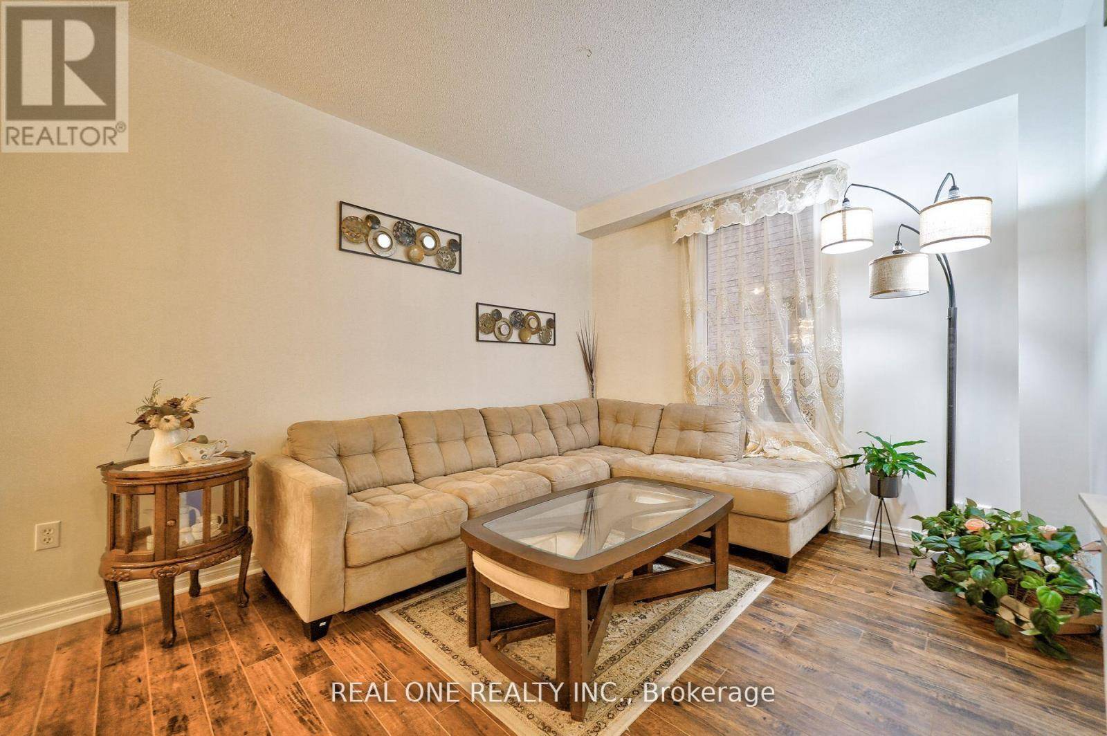 Toronto (l'amoreaux), ON M1W4A1,41 TIMBERCREEK COURT