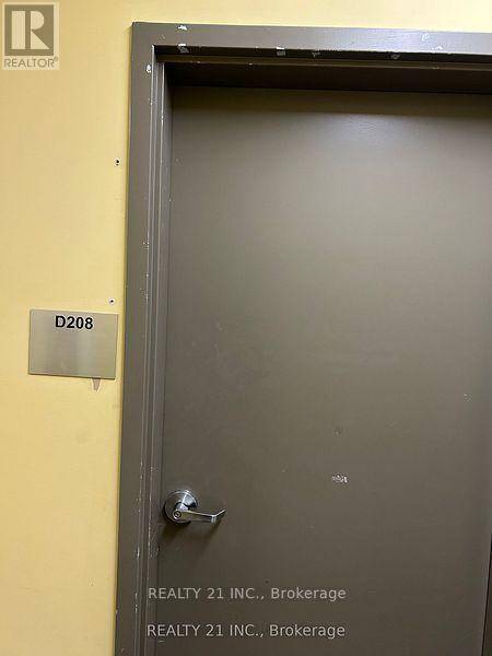 Toronto (clairlea-birchmount), ON M1L0H2,69 Lebovic AVE #208