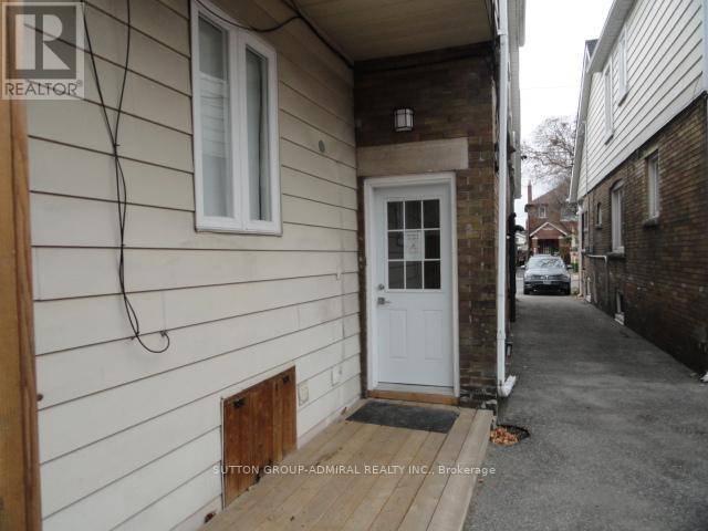 Toronto (danforth Village-east York), ON M4J2H4,222 WESTWOOD AVENUE