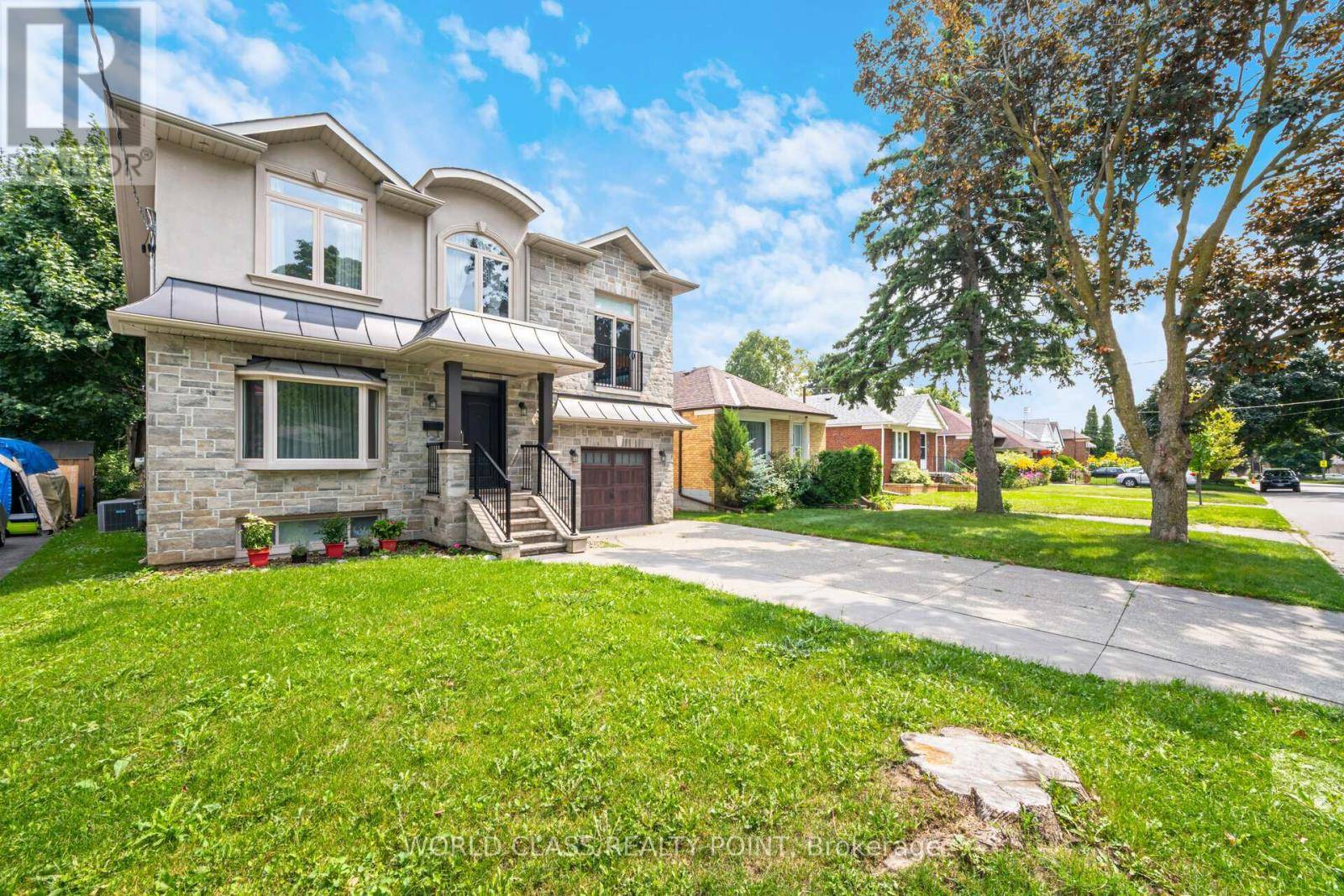 Toronto (wexford-maryvale), ON M1R1H3,41 HOWARTH AVENUE