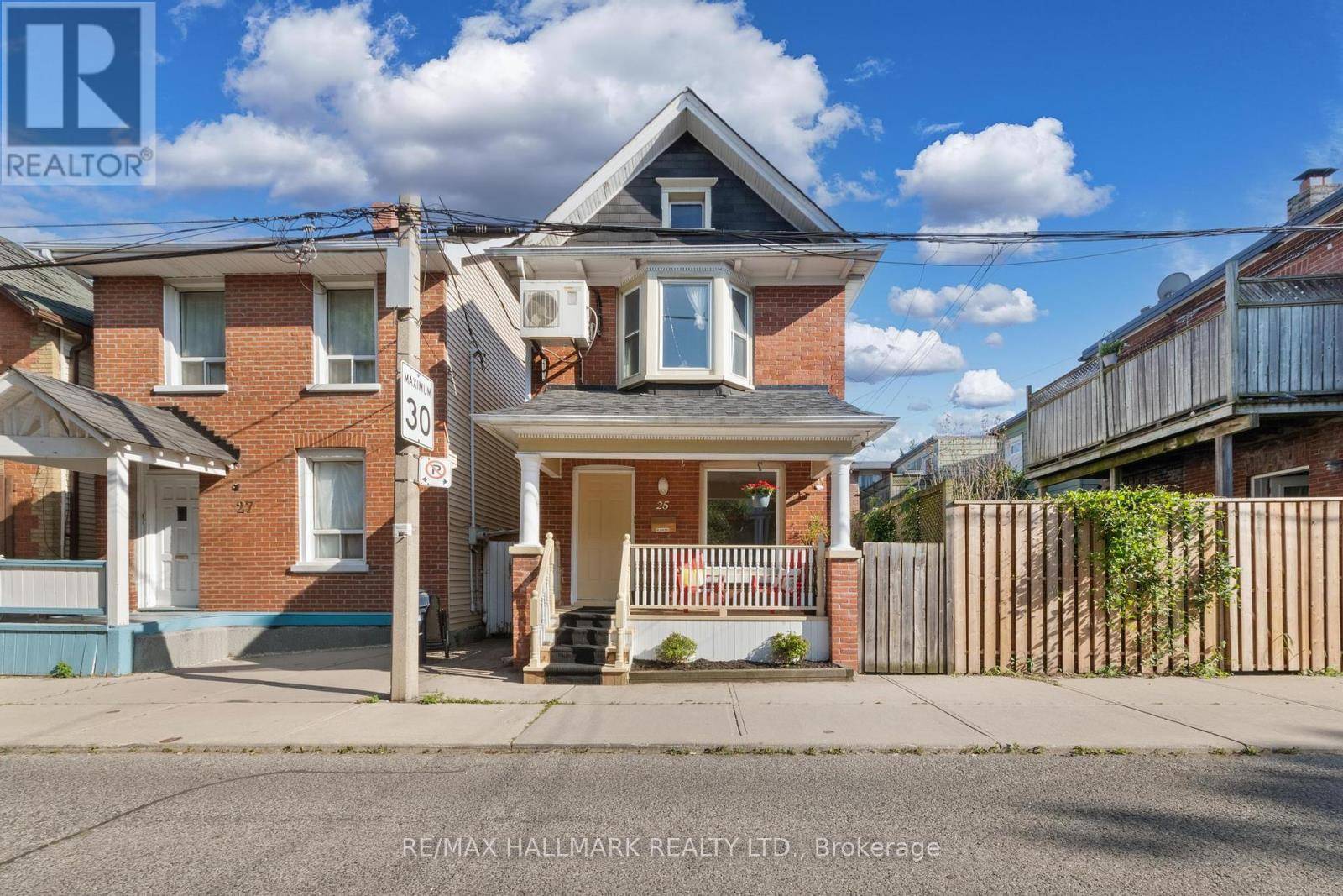 Toronto (east End-danforth), ON M4E2H2,25 NORWOOD TERRACE