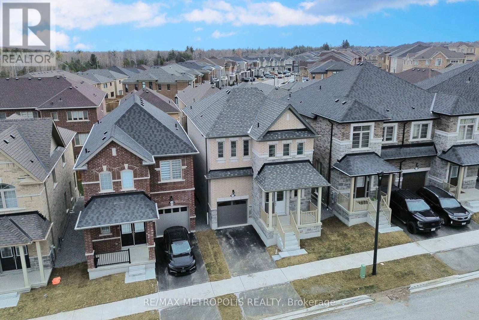 Pickering, ON L1X0M5,1163 AZALEA AVENUE