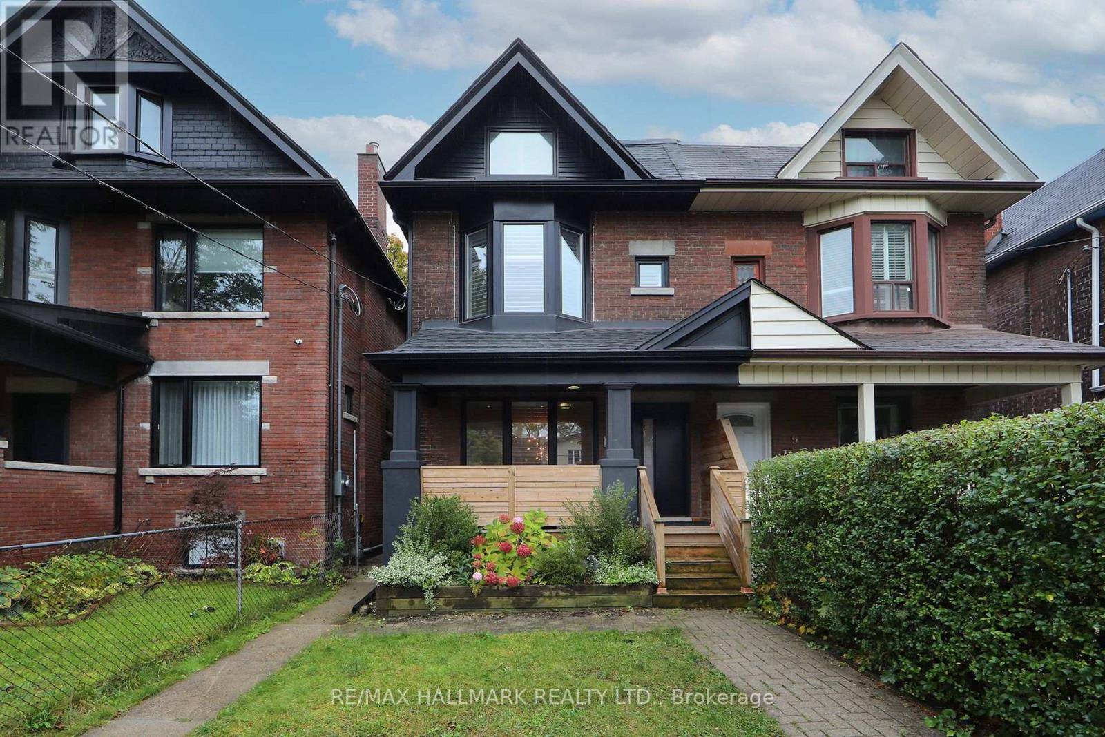 Toronto (playter Estates-danforth), ON M4K1W2,111 BROWNING AVENUE