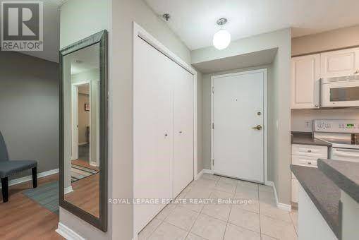 Toronto (clairlea-birchmount), ON M1L4W4,684 Warden AVE #325